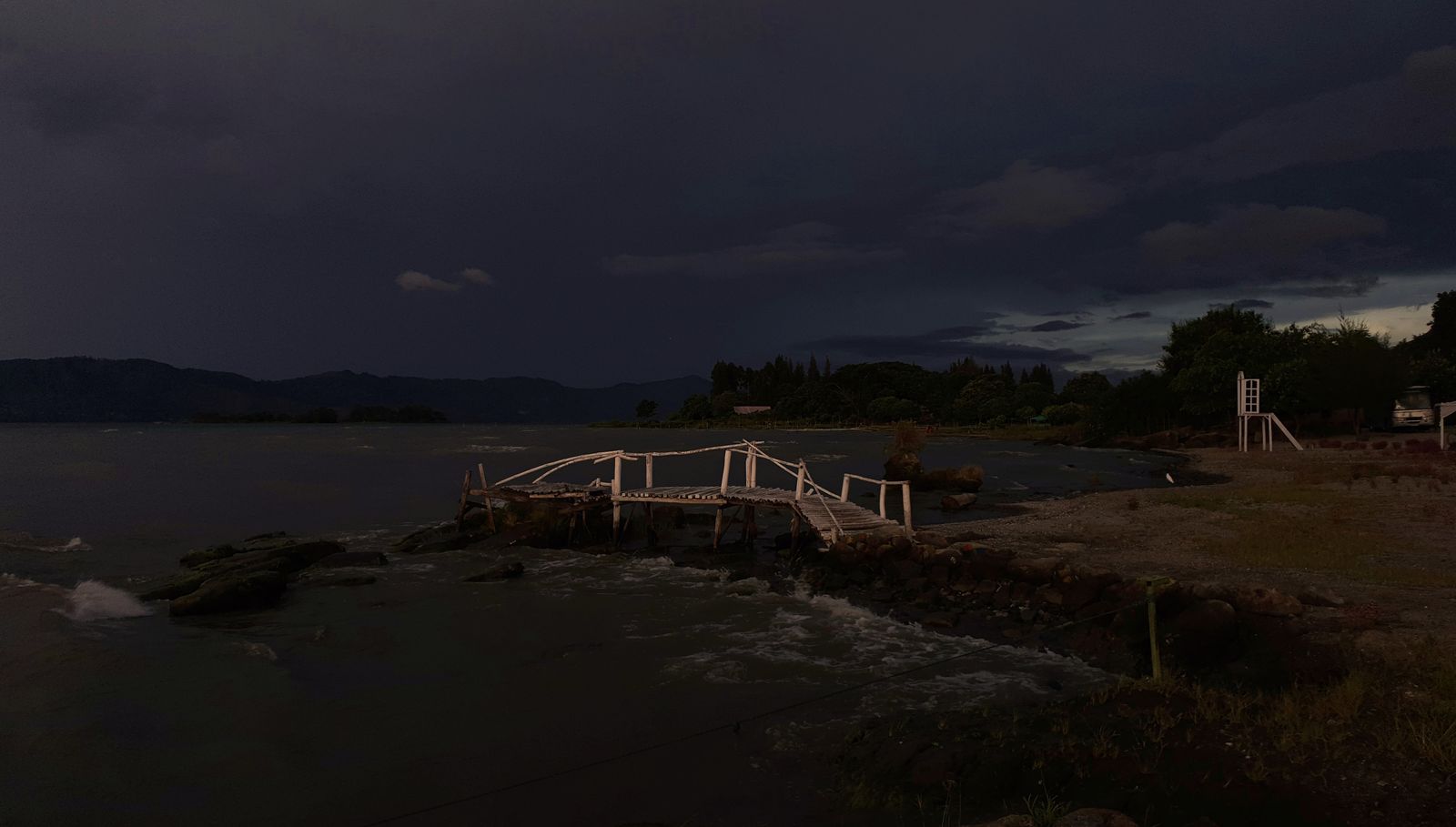 © Joseph Tasman - Image from the ᯖᯉᯬ ᯂᯎᯬᯑᯝᯉ᯲ - Tano Hagodangan photography project