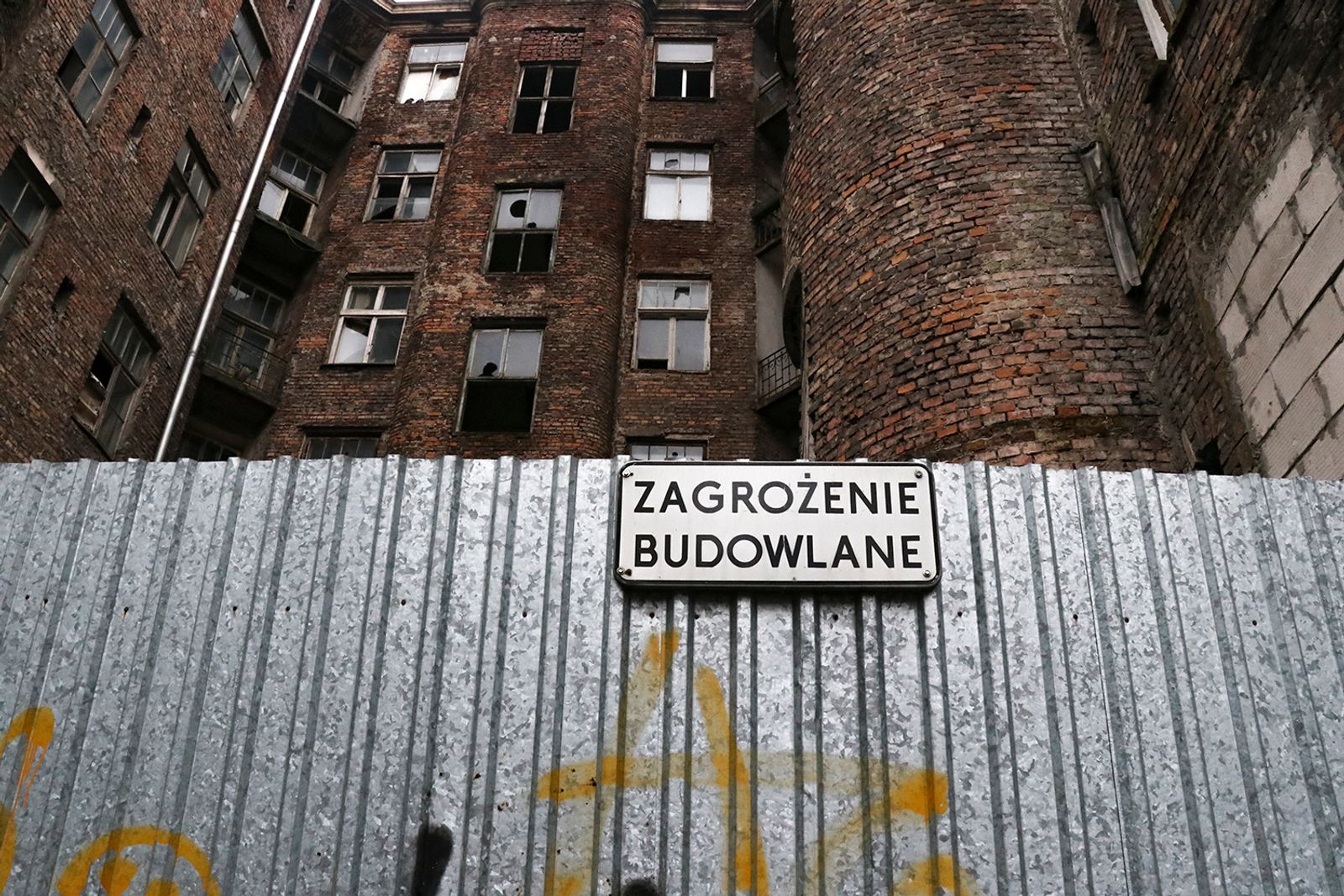 © Orly Morgenstern - "Construction hazard" (Polish)