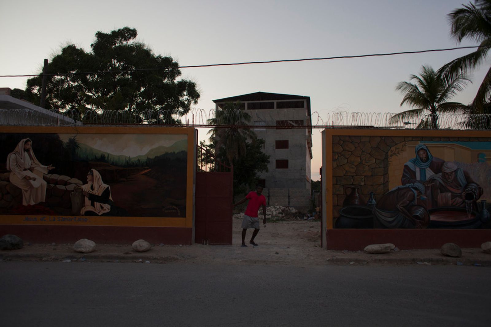 © Thomas Freteur - Image from the "Si Bondyé vlé" (If God wants) - Haiti, 2012 photography project