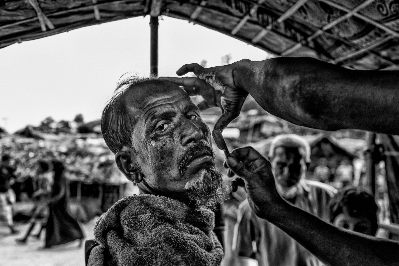 © Mohammad Rakibul Hasan - A Rohingya refugee has started a barbershop in a refugee camp to sustain in the long run.