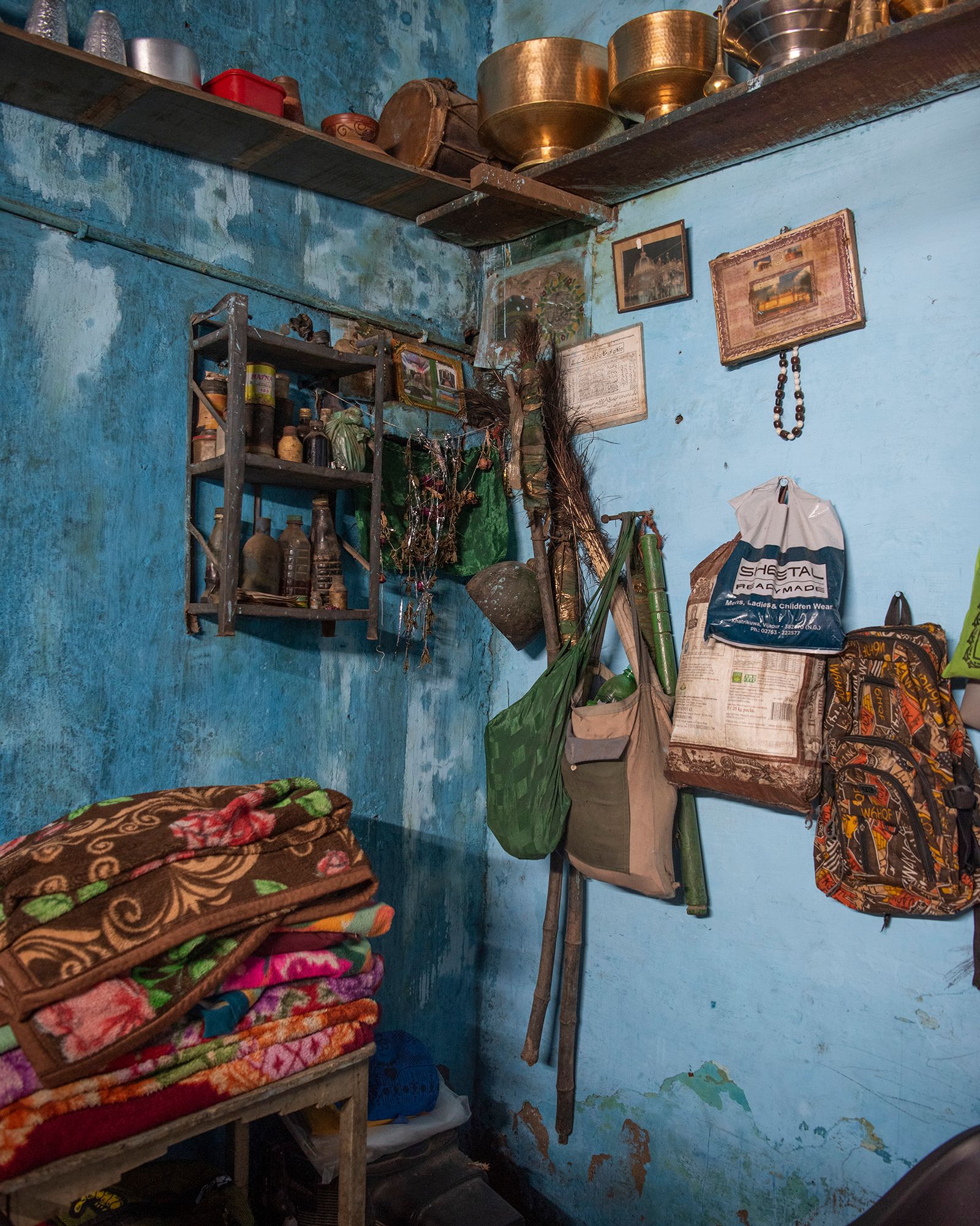 © Alejandra Arévalo - Sultanbhai room, where he keeps his last Malunga. Vijapur.