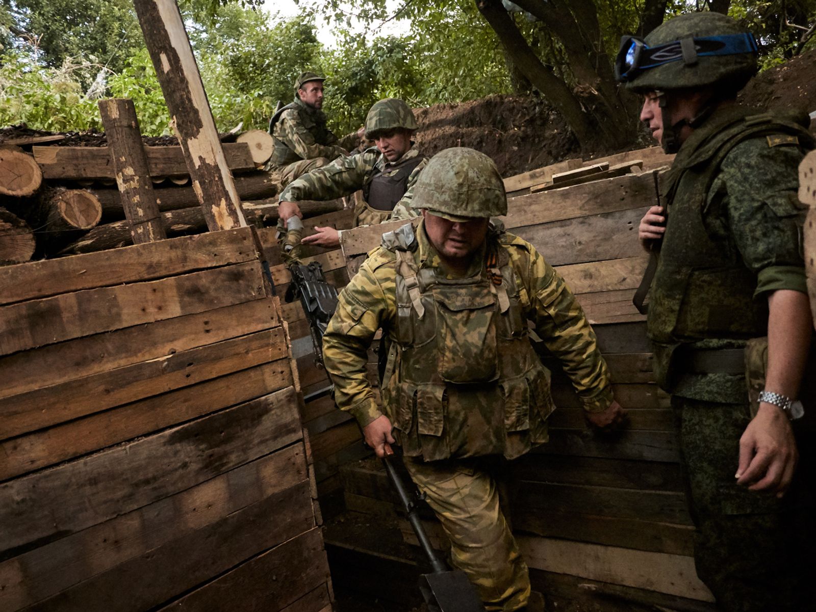 © Alfredo Bosco - Ukraine; Donbass region; Luhans’ke; 2017 Soldiers in a trench near Donetsk.