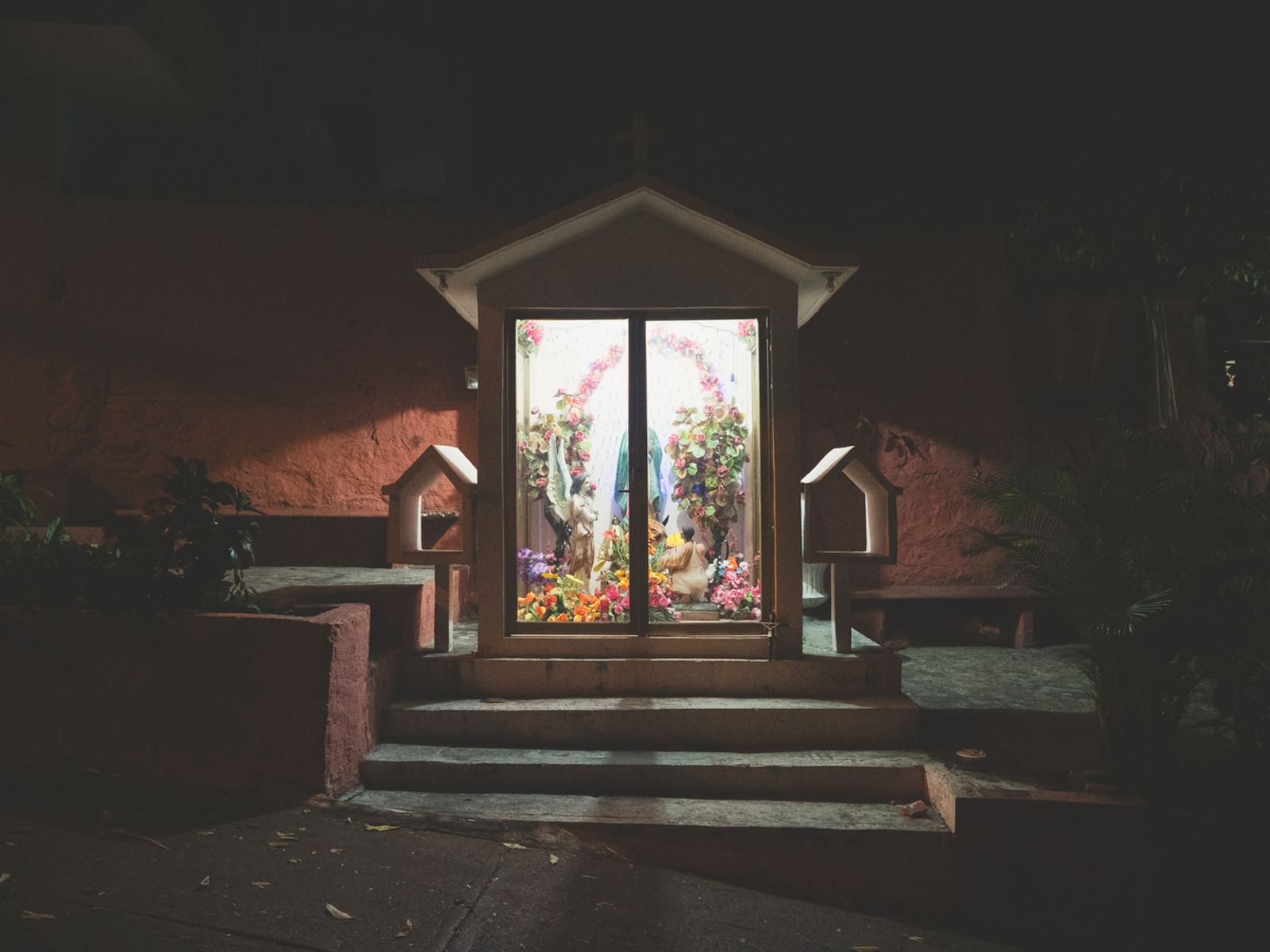 © Alfredo Bosco - Mexico; Guerrero; Acapulco; 2018 Altar of the Virgin Mary in Acapulco.