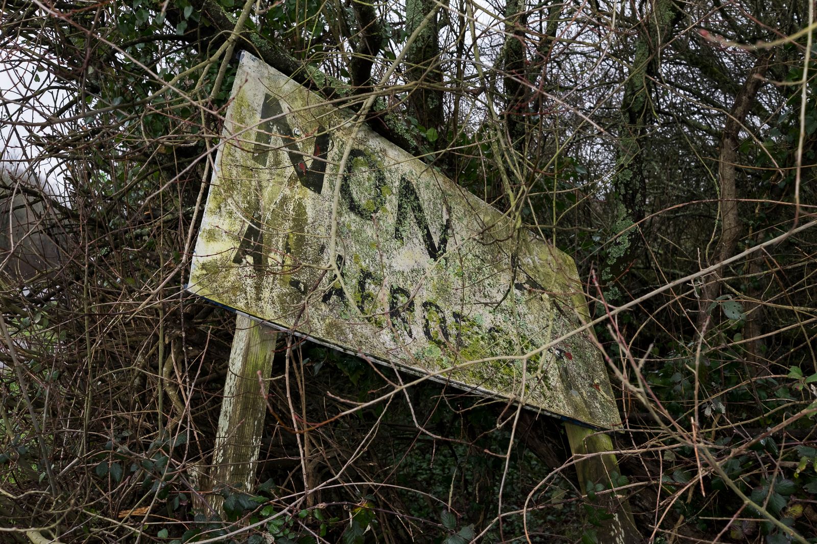 © Penelope Thomaidi - An old sign along the road reads “NO A L’ AEROPORT” (No to the Aeroprt). Notre Dame de Landes, France, January, 2018.