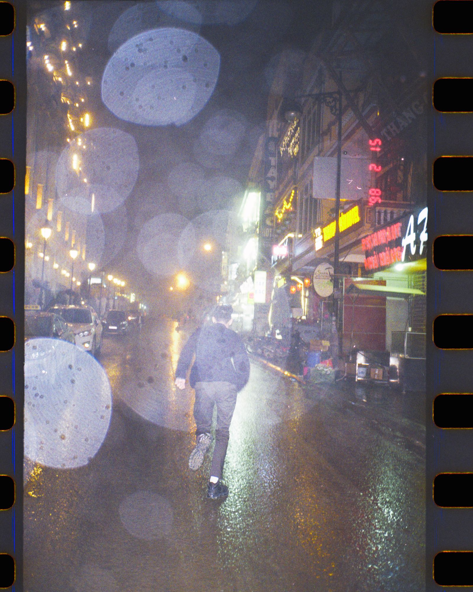 © Wanjie Li - N running through the winter rain, 35mm film, 2018