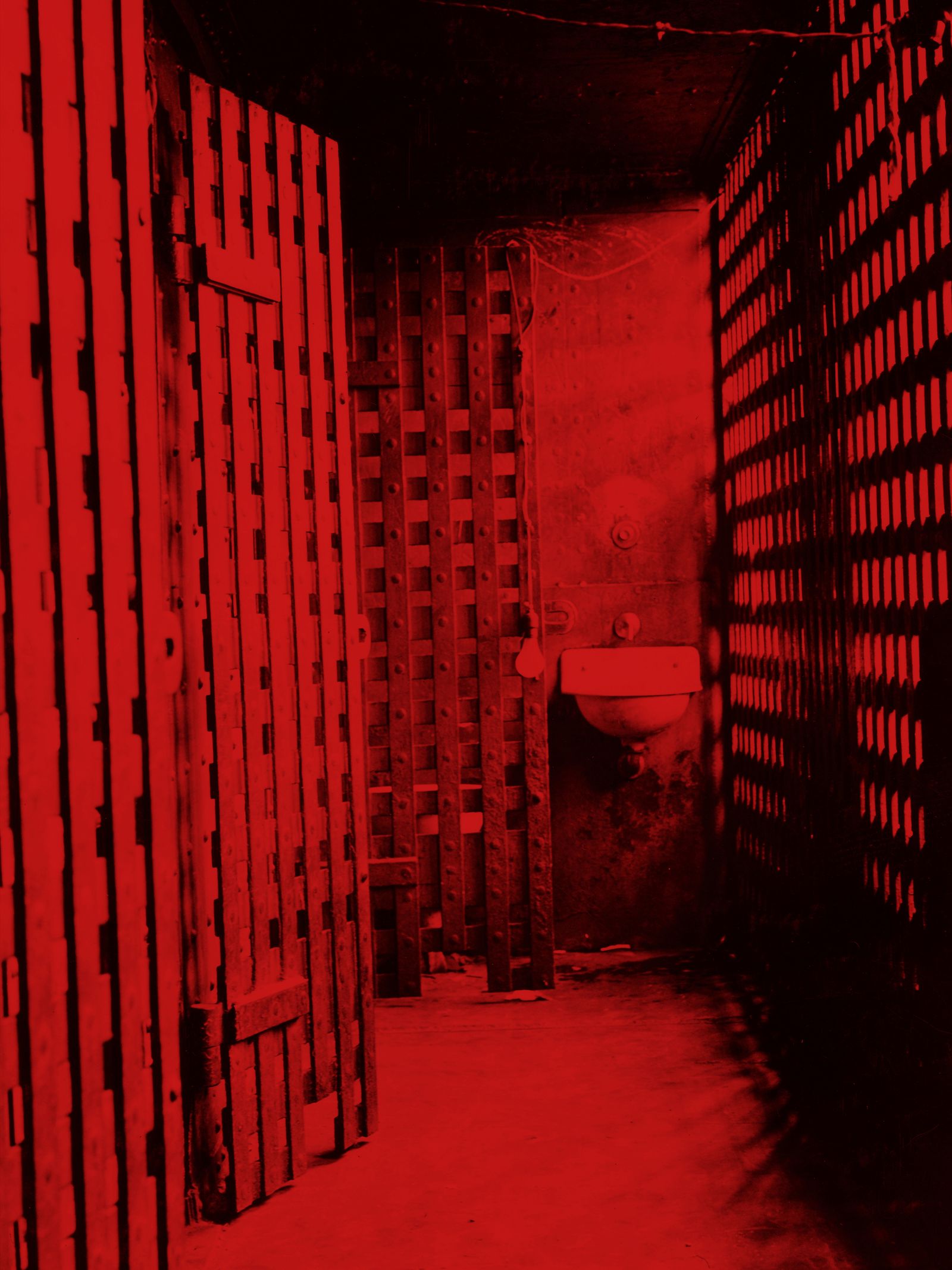 © Jenna Garrett - Image from the Teeth of the Wolf photography project