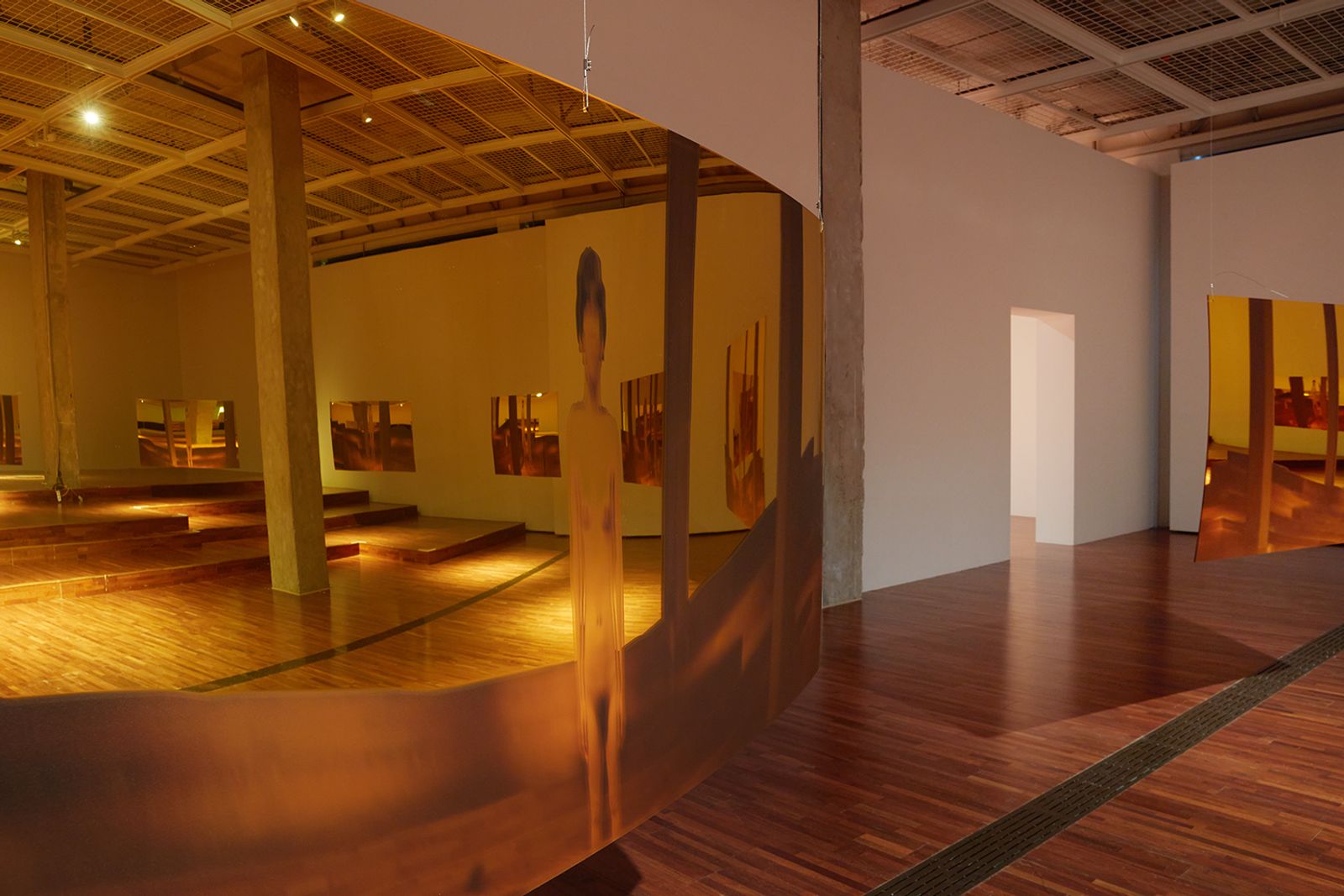 © SEULKI Ki - detail view_Geist in the exhibition, 2024, UV print on gold acrylic mirror, 178.5 x 88.5cm (set of 12)