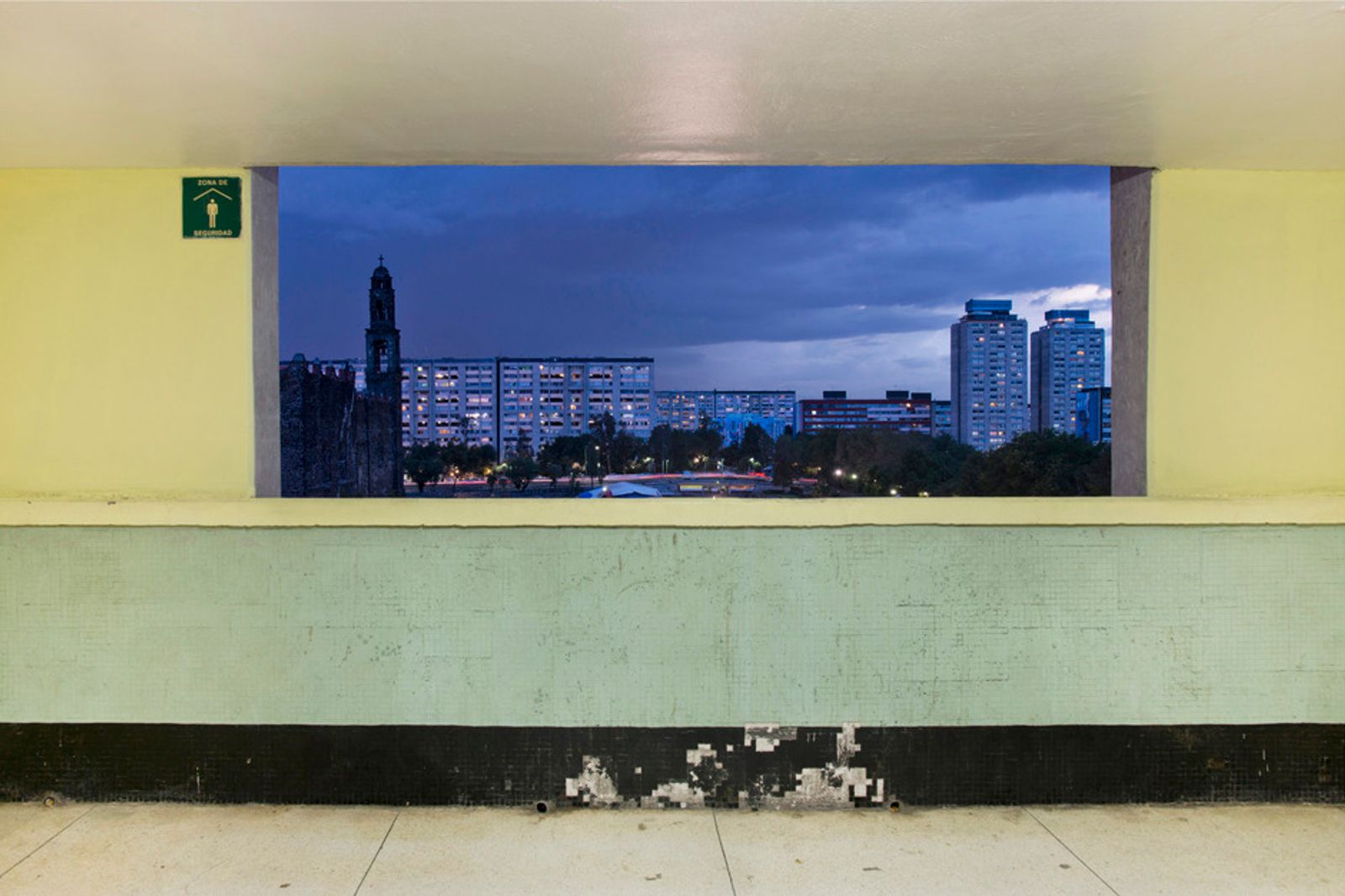 © Adam Wiseman - Image from the Windows of Tlatelolco photography project