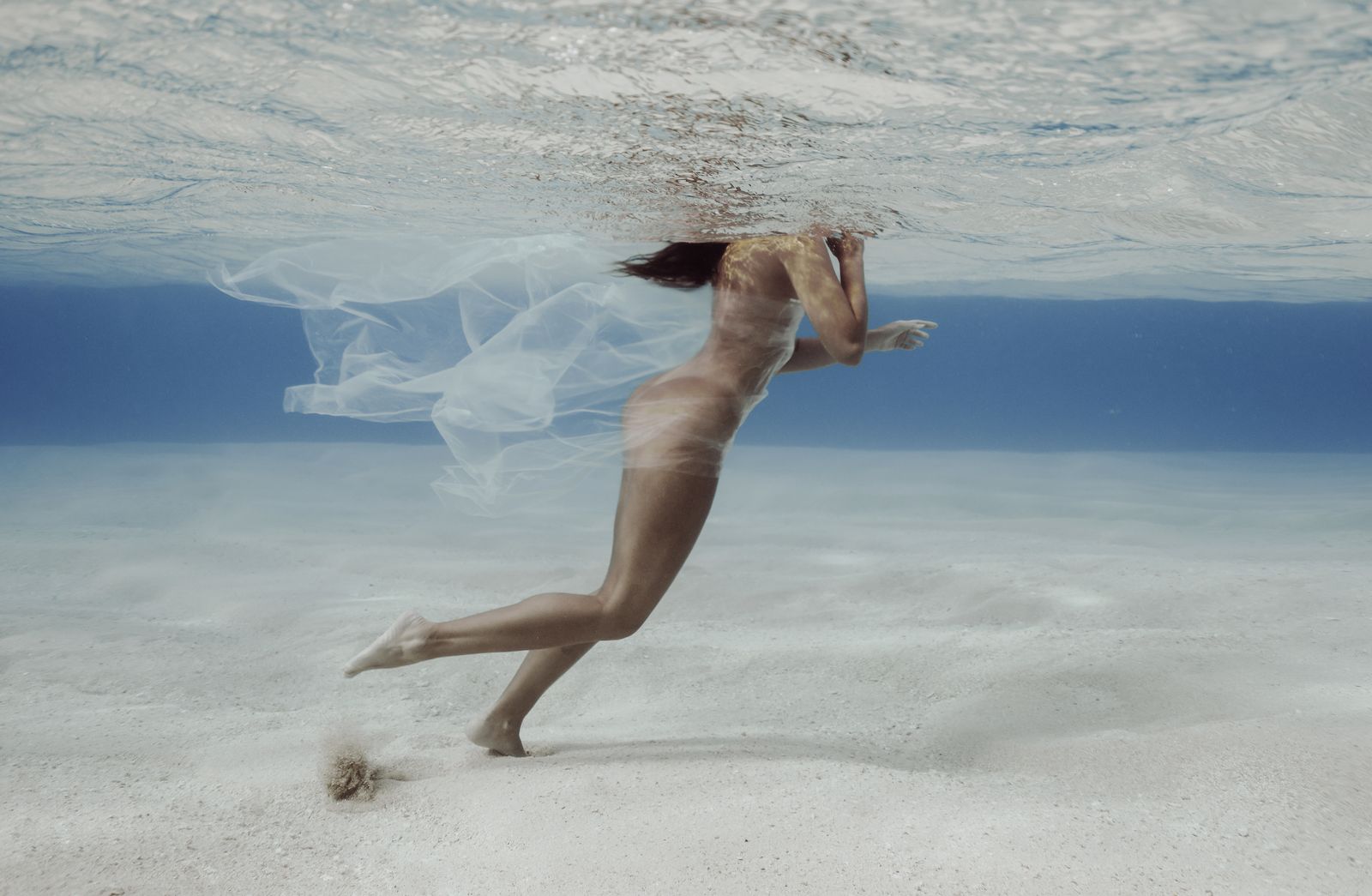 © Natalie Karpushenko - Image from the Plastic and the Sea photography project