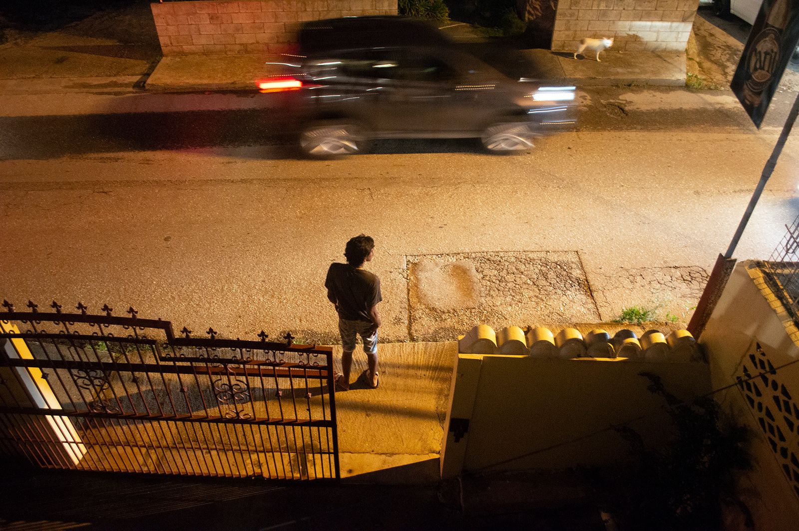 © Johanne Rahaman - Simon Khan stands out on Saddle Road, waiting for my nephew Leon to come collect me. Maraval, 2017