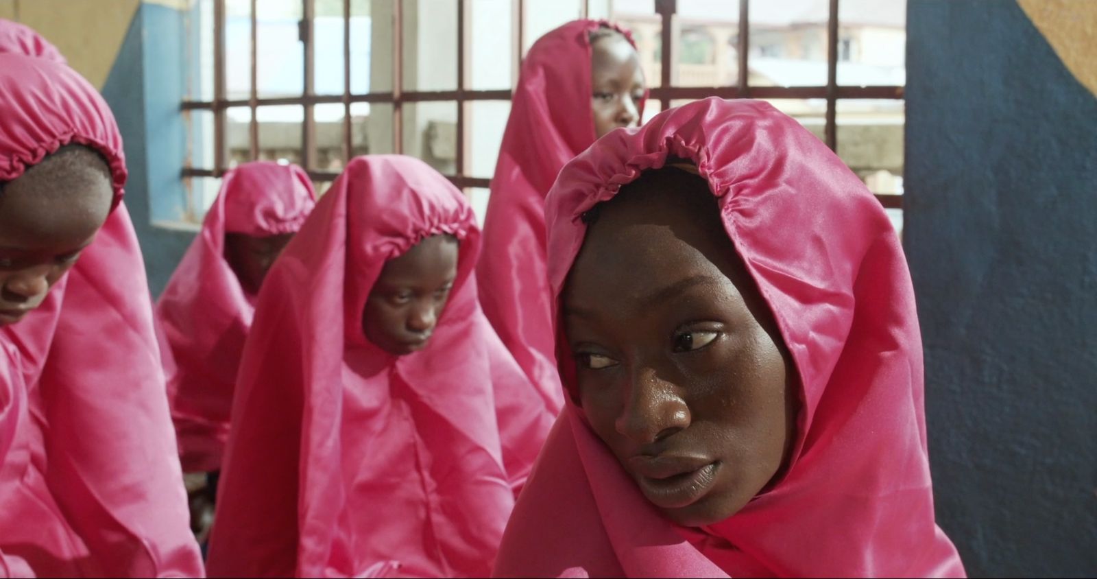 © Priscillia Kounkou Hoveyda - Aya and the girls. Praying. Freetown, Sierra Leone