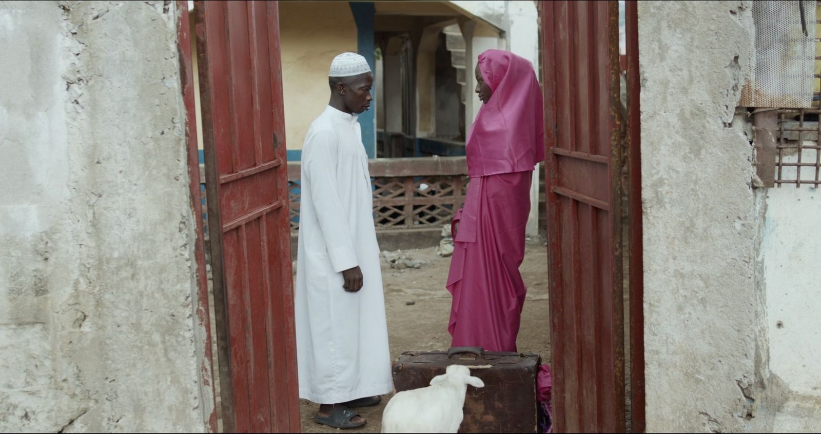 © Priscillia Kounkou Hoveyda - Aya seeks advice at mosque.  Freetown, Sierra Leone