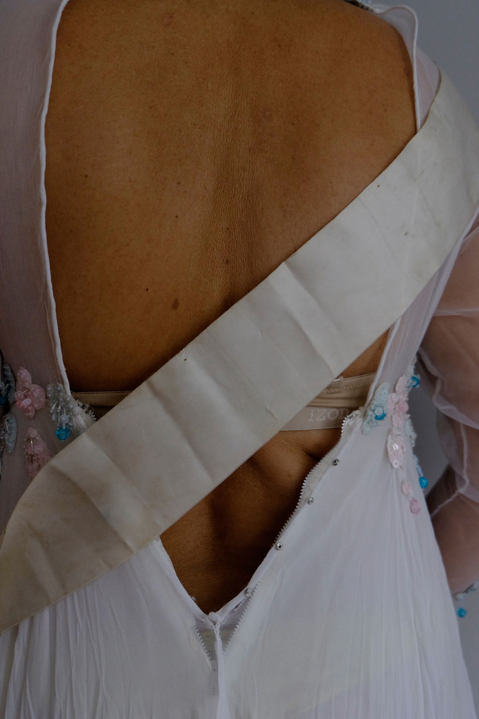 © Santiago Escobar-Jaramillo - Vintage detail of the back of the coronation dress. 2016.
