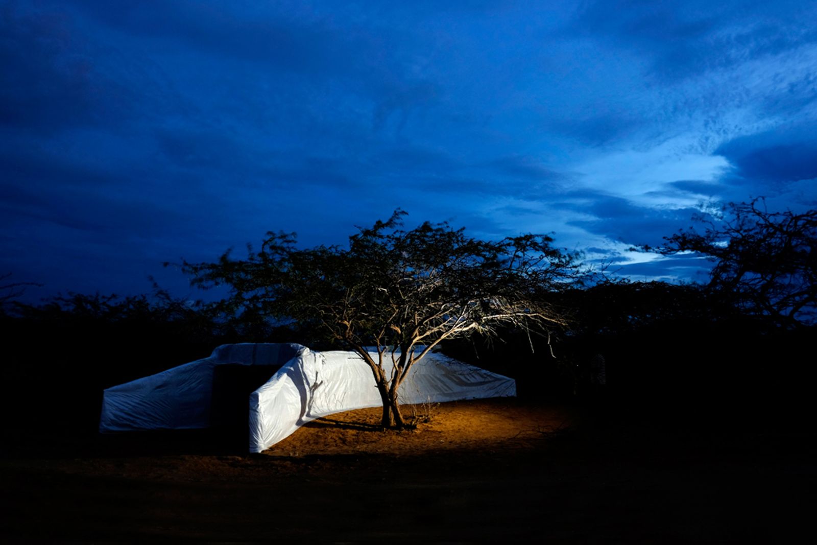 © Santiago Escobar-Jaramillo - The "White Elephant" resting at night.