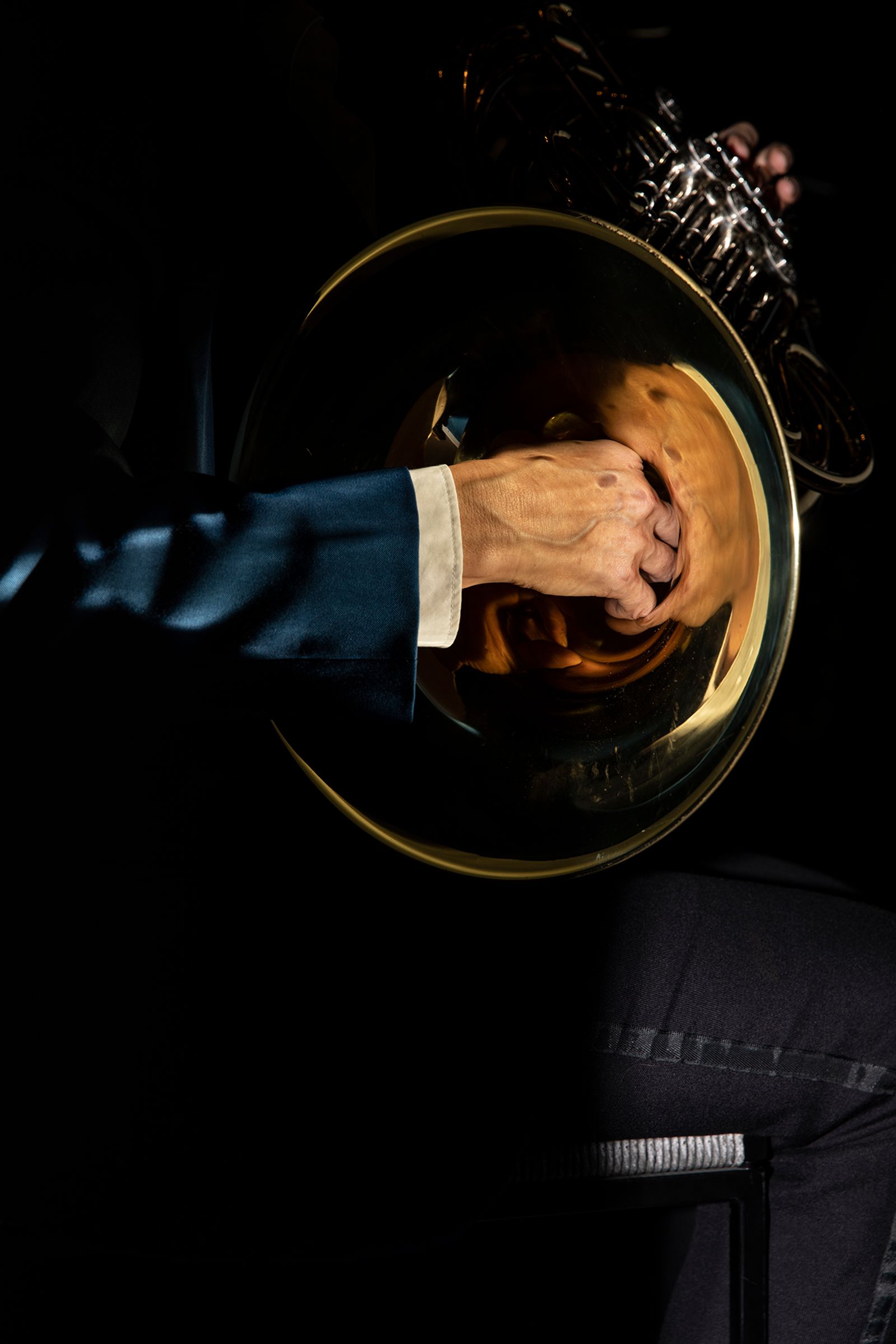 © Lukas Ratius - Horn player during the rehearsals for the Christmas concert of the town chapel Saarbrücken