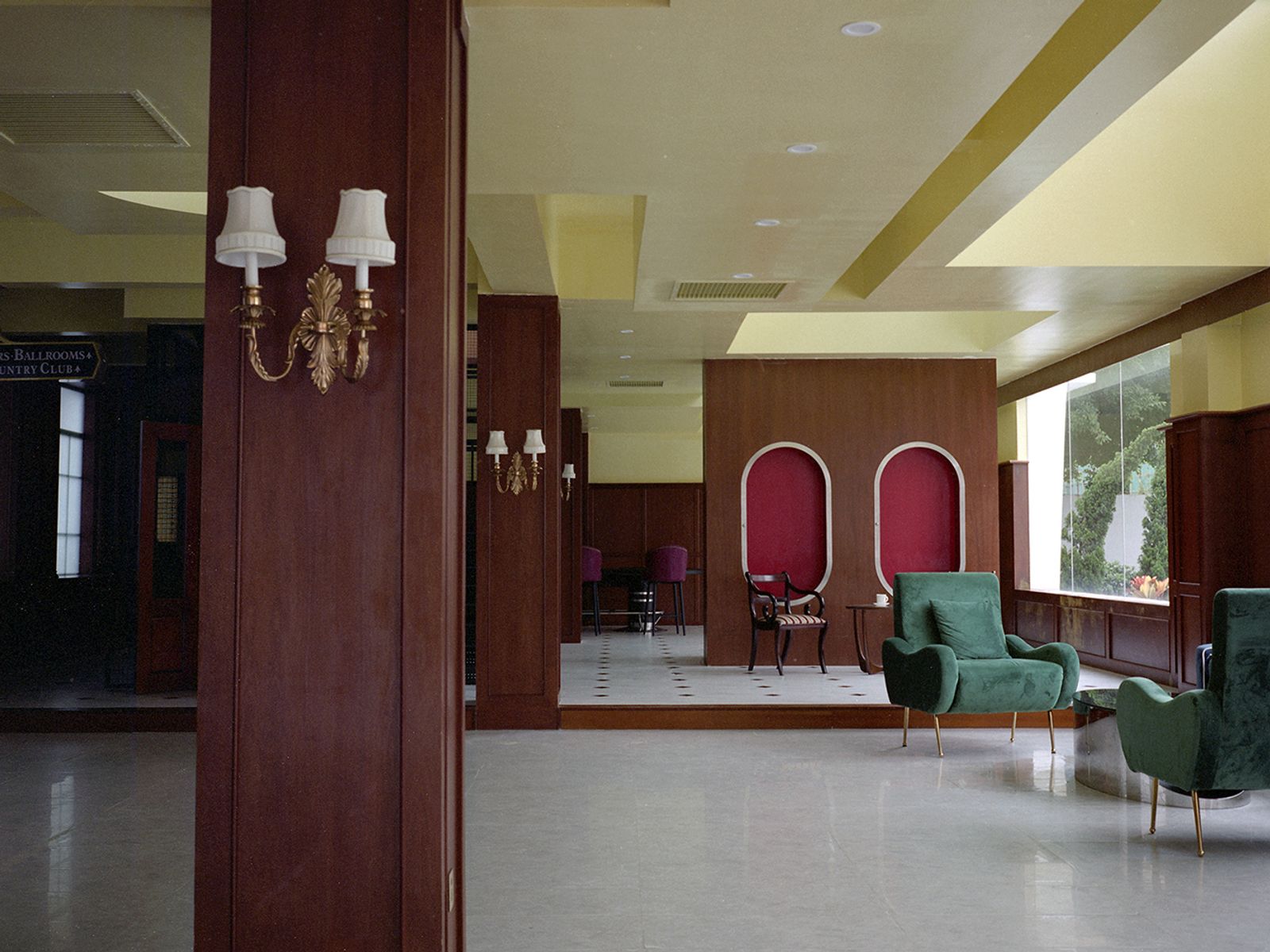 © Ge Zeng - Vintage hotel lobby