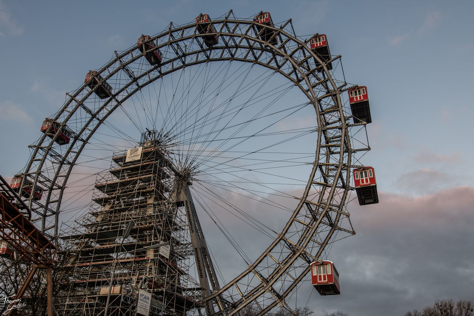 © Thomas Gutschi - Viennas Giant Ferris Wheel