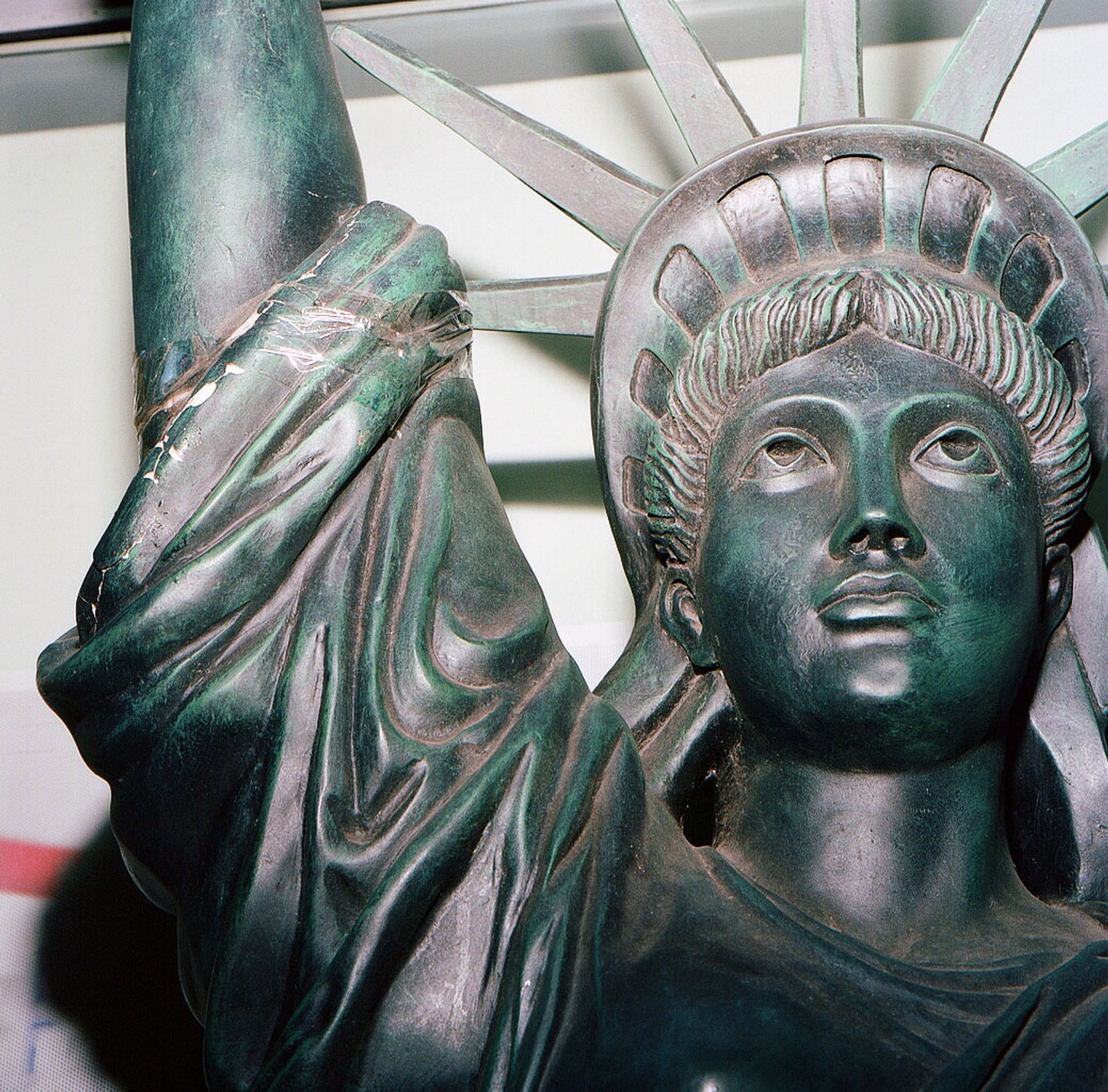 © Marissa Leitman - Broken Statue of Liberty in New York.