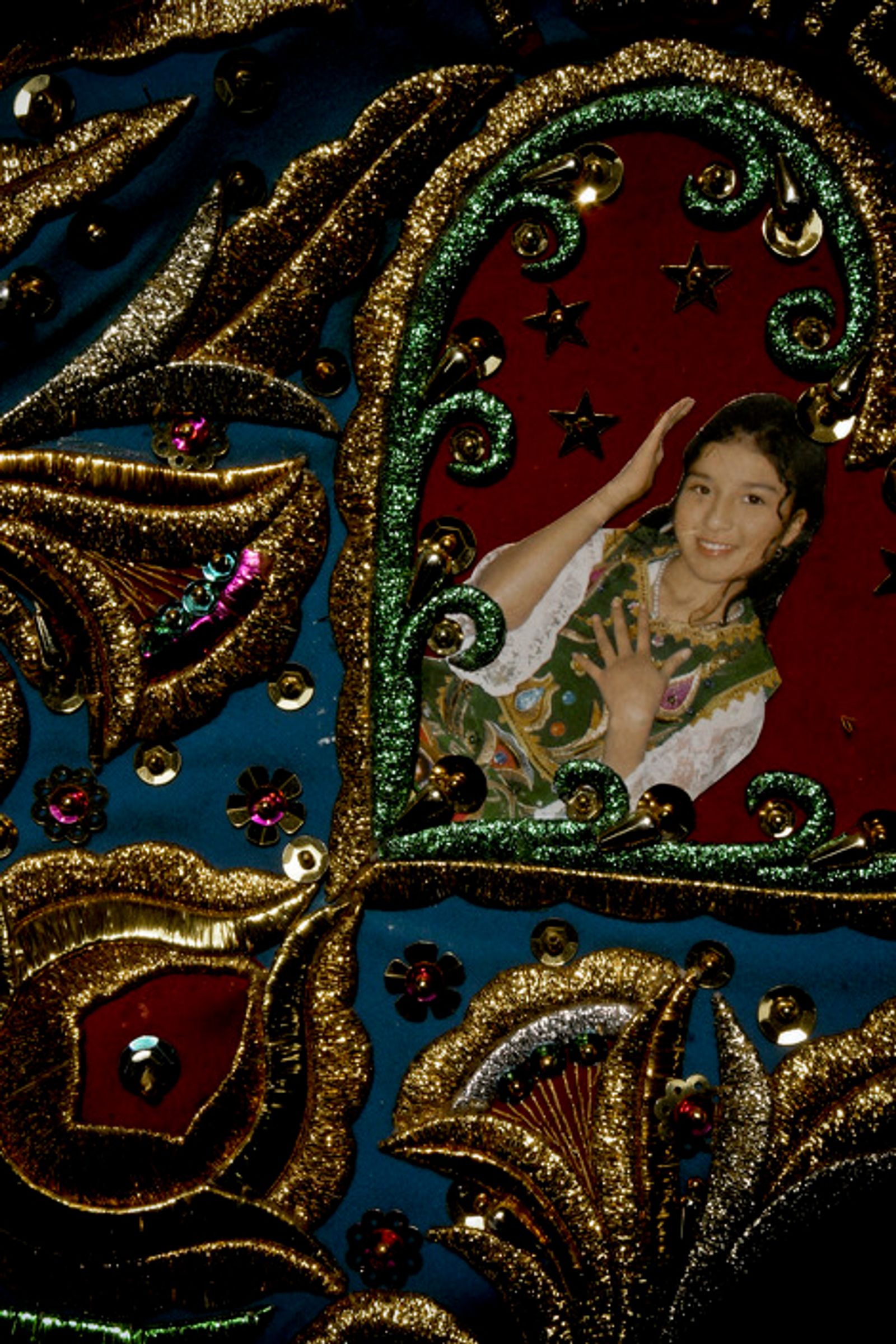 © Max Cabello Orcasitas - Image from the The Girls want to be singers Wayno photography project