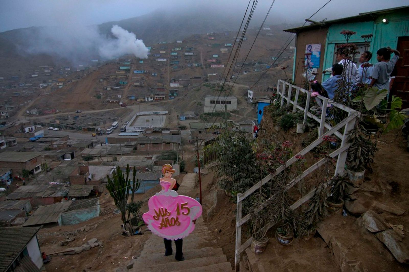 © Max Cabello Orcasitas - Image from the Happy Days in the new quarters of the periphery of Lima photography project