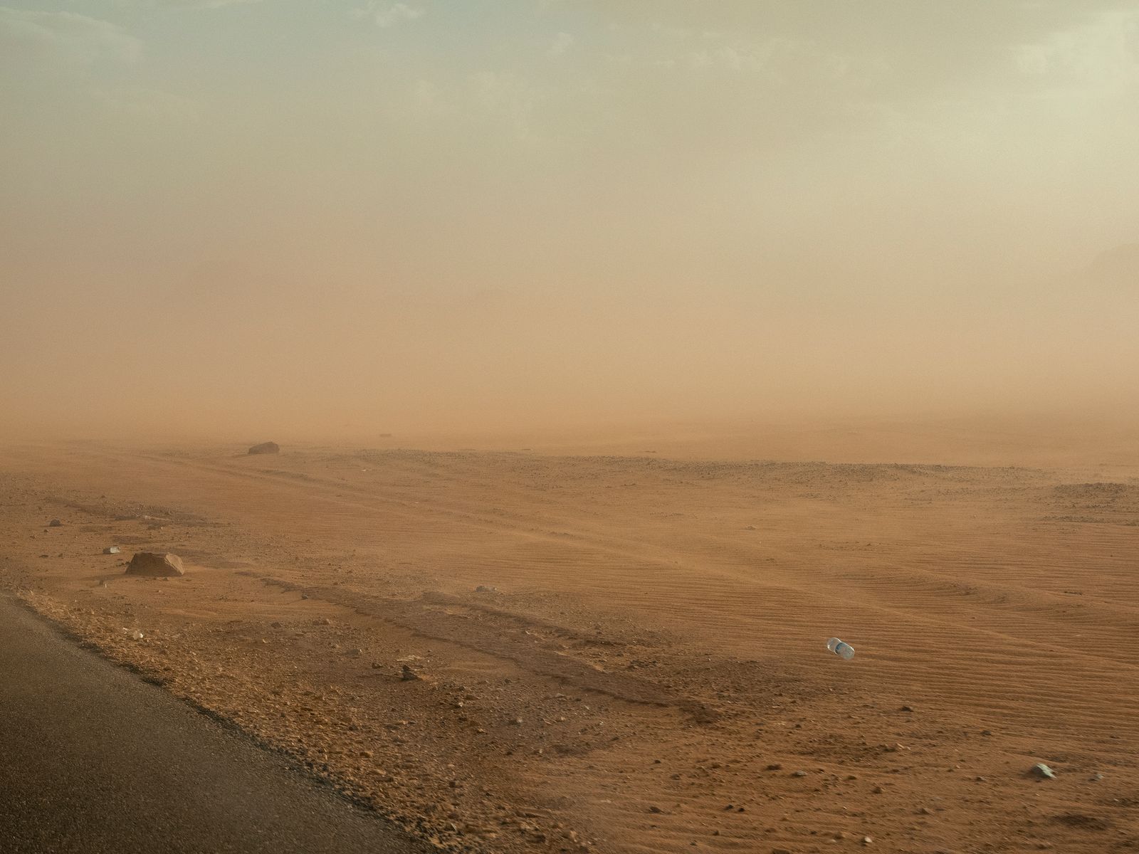 © Edition Patrick Frey - Image from the The Dynamics Of Dust by Philippe Dudouit photography project