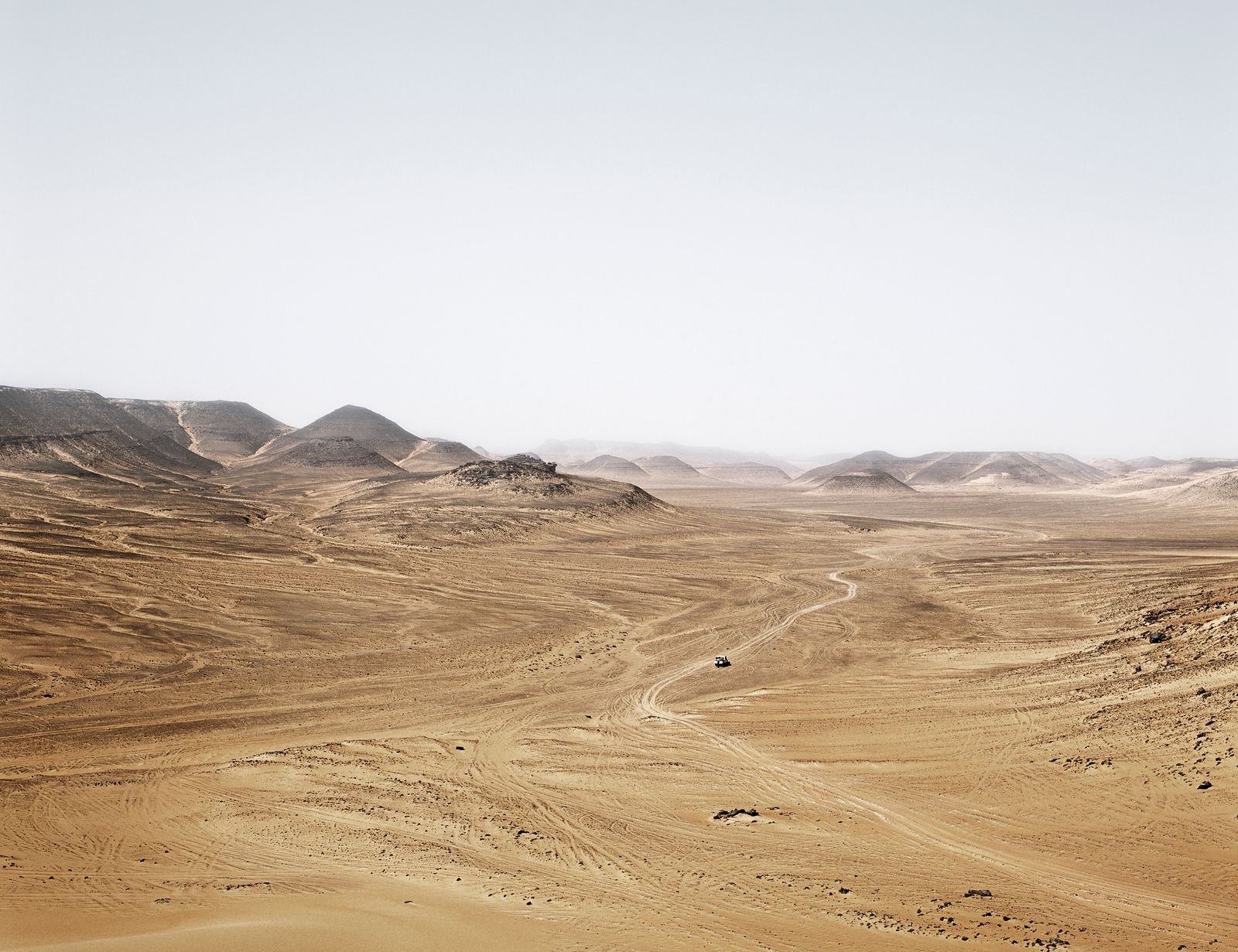 © Edition Patrick Frey - Image from the The Dynamics Of Dust by Philippe Dudouit photography project