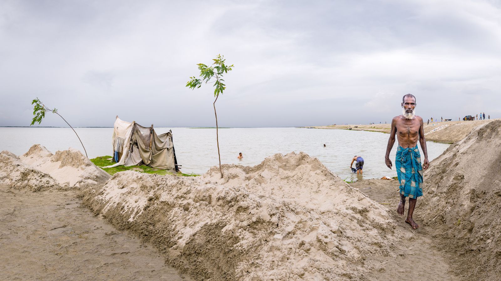 © Carrie and Eric Tomberlin - Monsoon Season Encampment of Mobile Village, Sirajganj