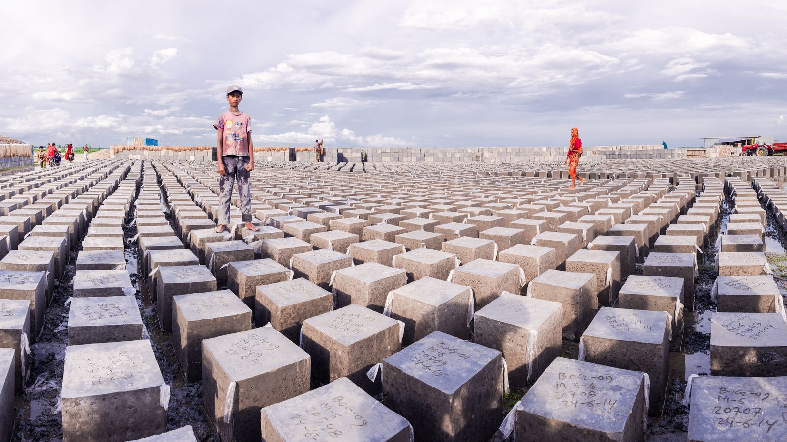 © Carrie and Eric Tomberlin - Locally-Produced Concrete Blocks to Reinforce Embankments, Sariakandi