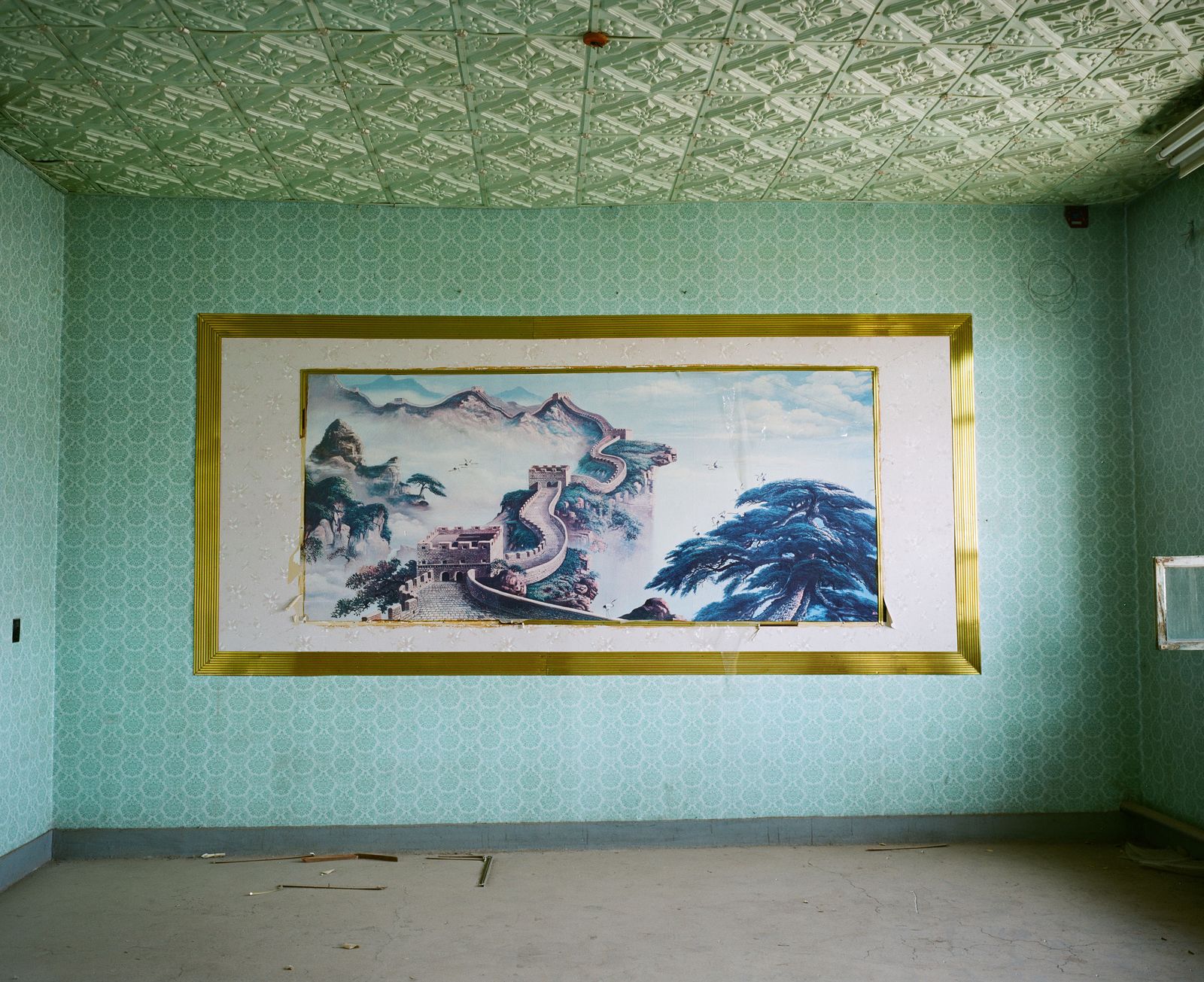 © Pan Wang - April 16, 2018， Yumen City, Gansu Province, China.Decorative paintings in the old city government building.