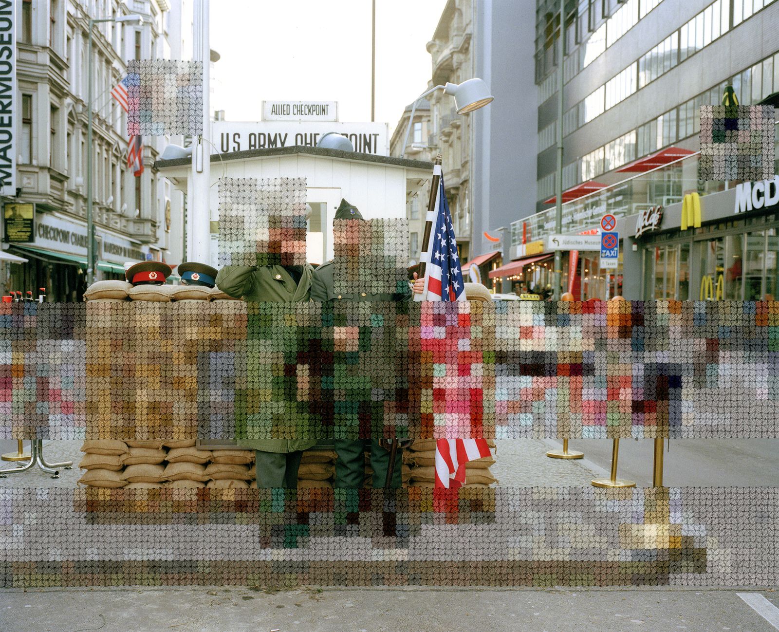 © Diane Meyer - Checkpoint Charlie