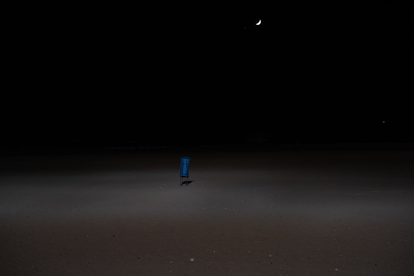 © Sina Opalka - lonely trash bin and moon in Safi