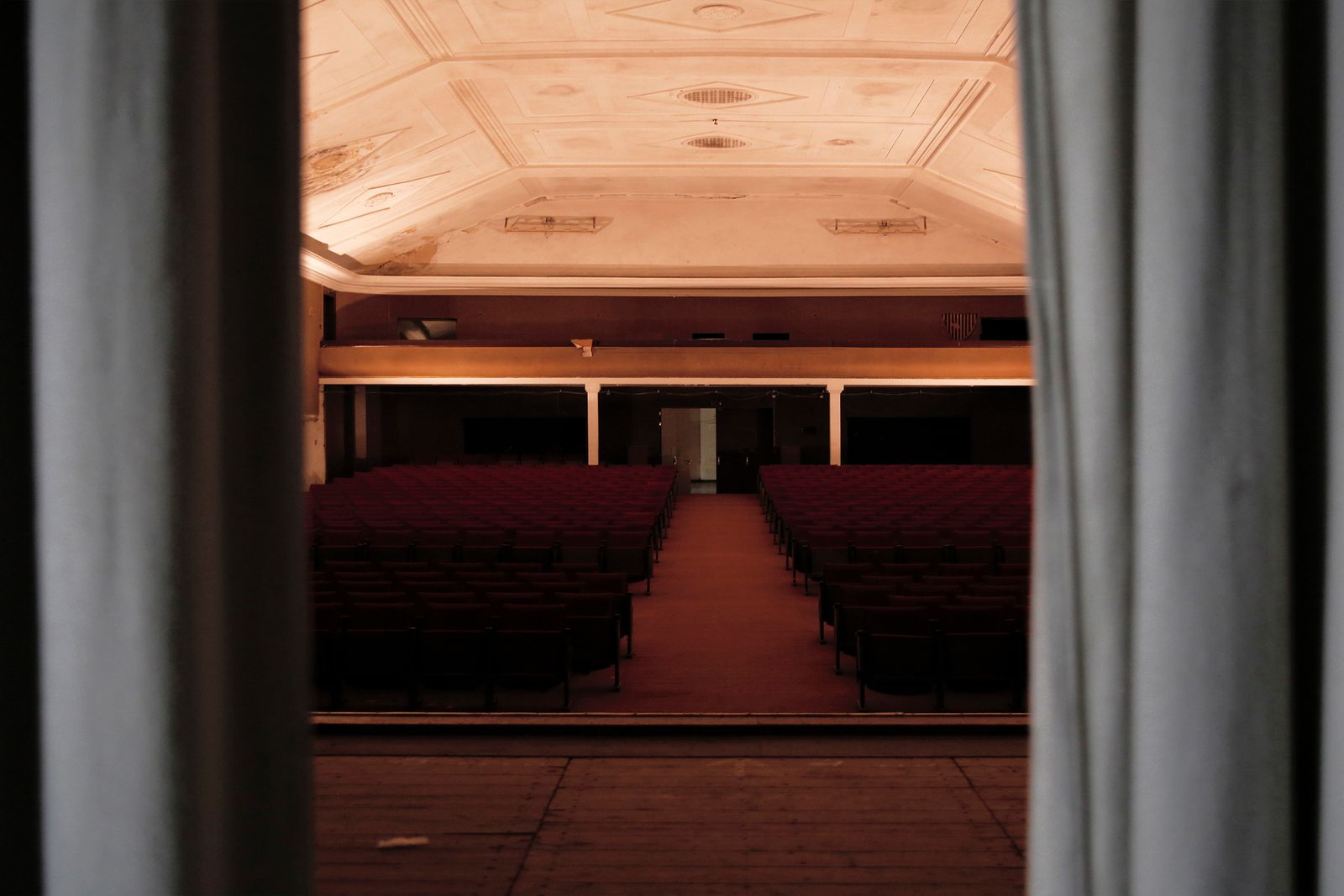 © Francesca Pompei - Francesca Pompei-The old theater-Behind the scenes