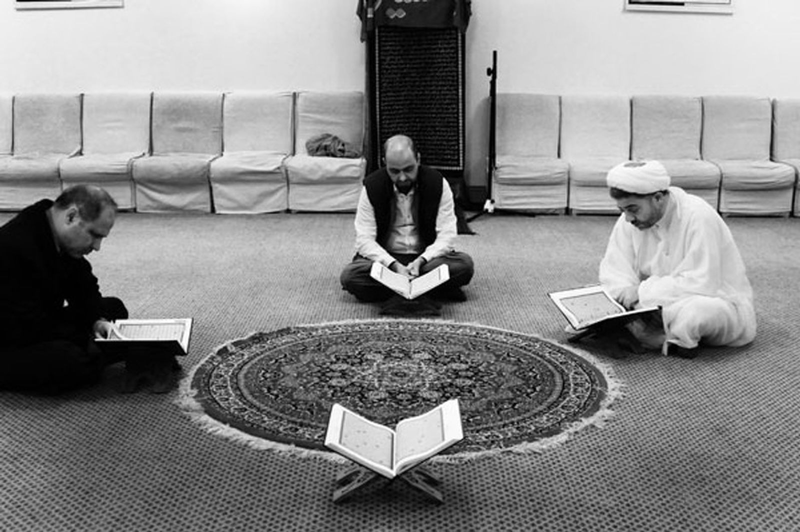 © Stephen Boyle - At the Shia Mosque in Dublin during prayers after breaking fast (Iftar) during Ramadan.MilltownAugust 2012