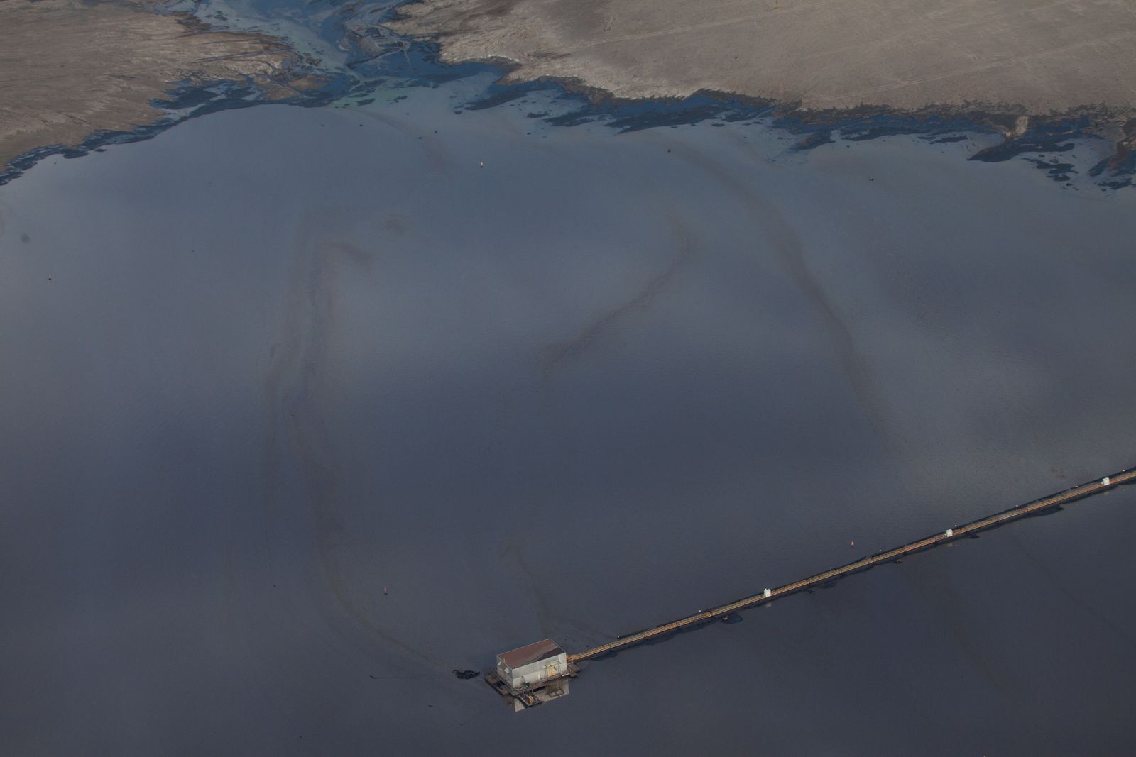 © Alan Gignoux - Image from the OIL SANDS / Tar Sands photography project
