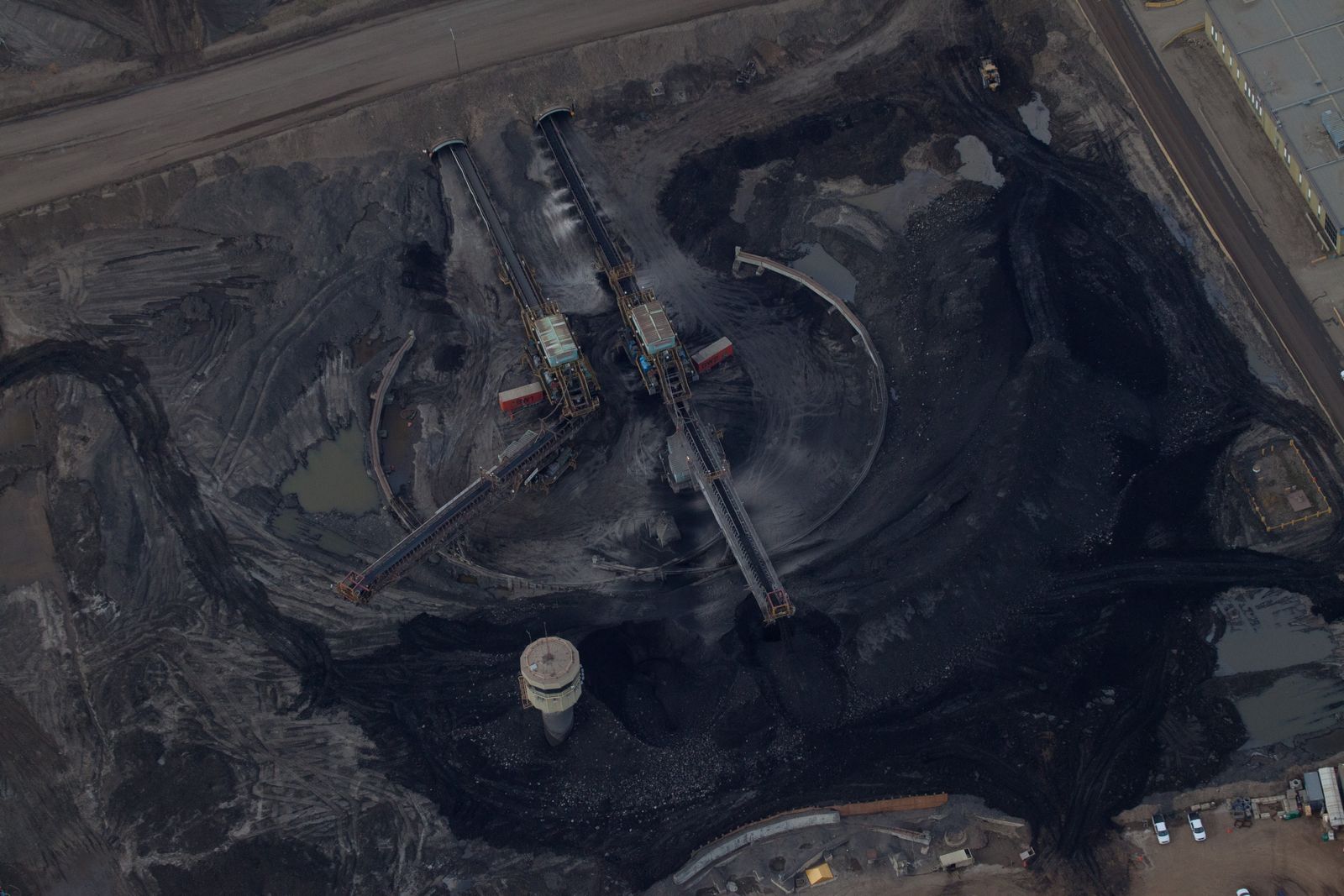 © Alan Gignoux - Image from the OIL SANDS / Tar Sands photography project