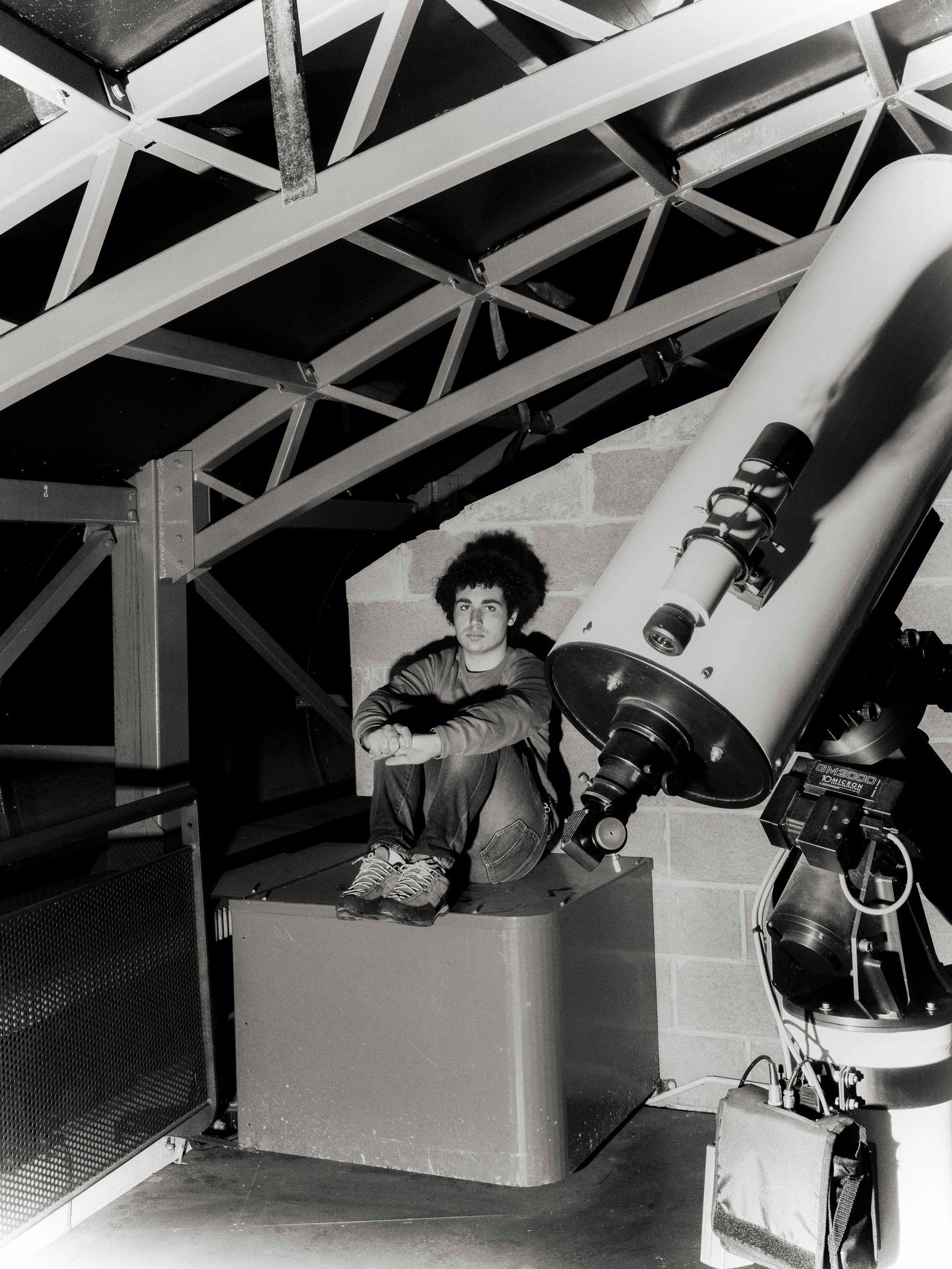 © Mattia Balsamini - Nacho, a young spanish astronomy enthusiast at the Saint-Barthelemy observatory.