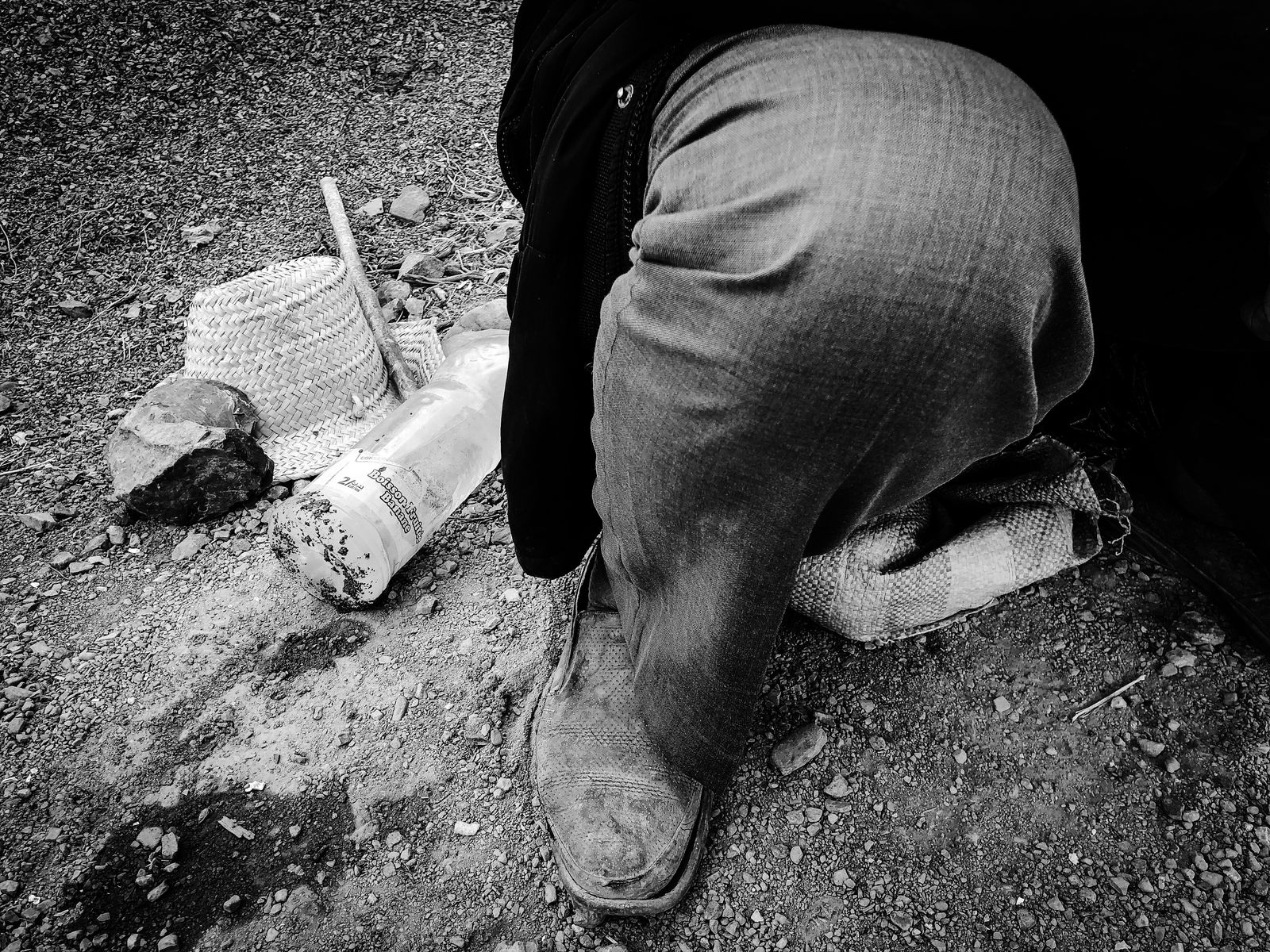 © Fethi Sahraoui - Details on the feet of a blind person, Kahwet El Rih, Algeria, 2020