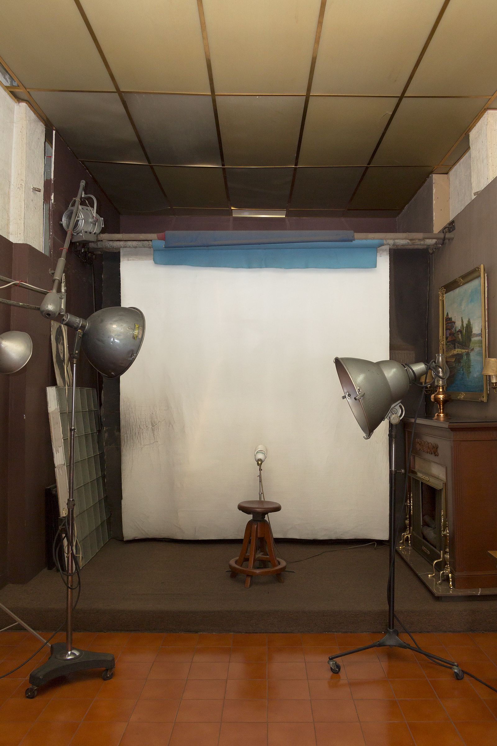 © Melba Arellano - Foto Regalos is the oldest photographic studio in the north part of Mexico City.