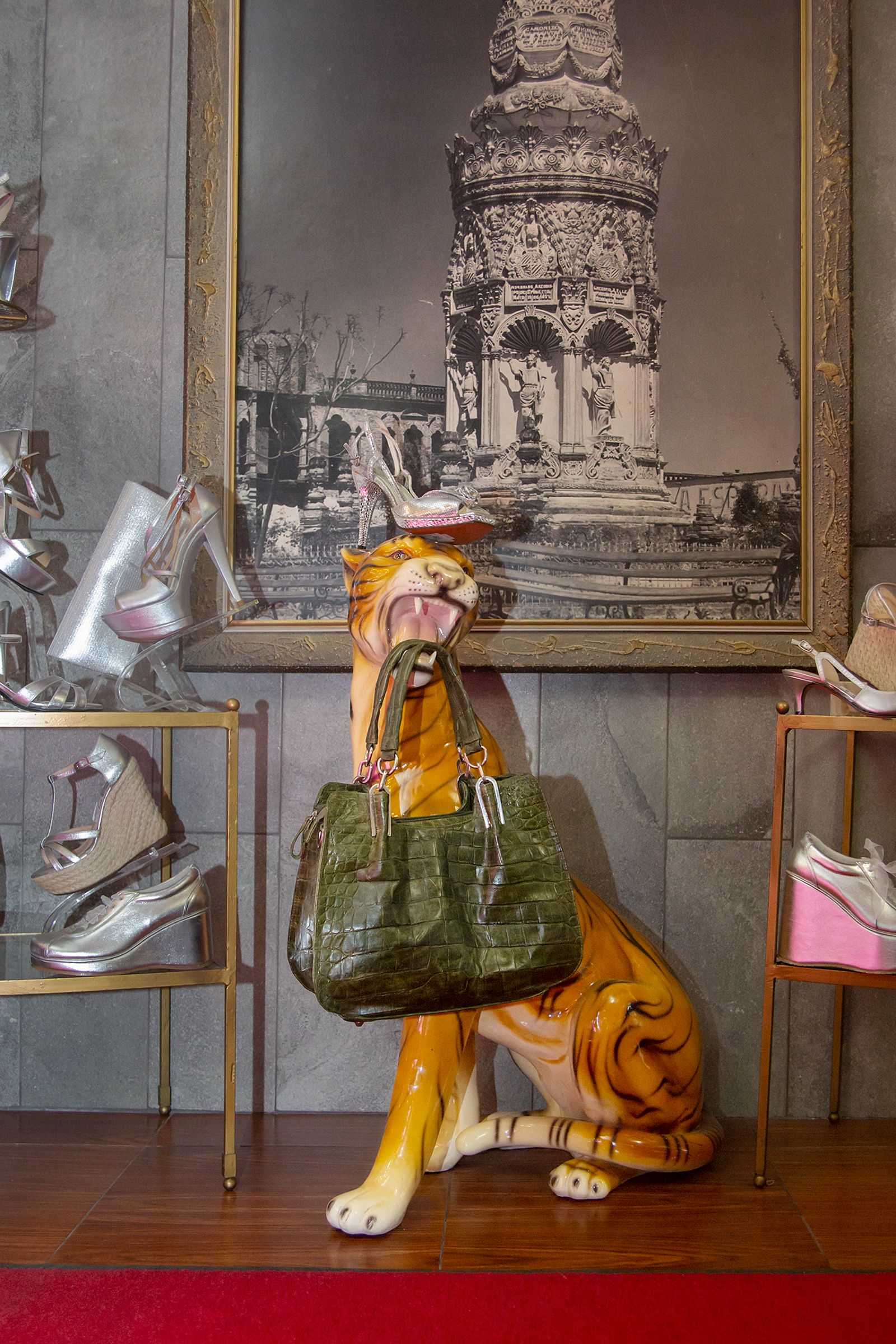 © Melba Arellano - One of the oldest shoe shops in the city.