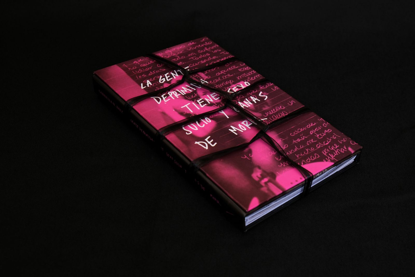 © Gabriella N. Báez - Image from the La gente deprimida tiene sexo sucio y ganas de morir photography project