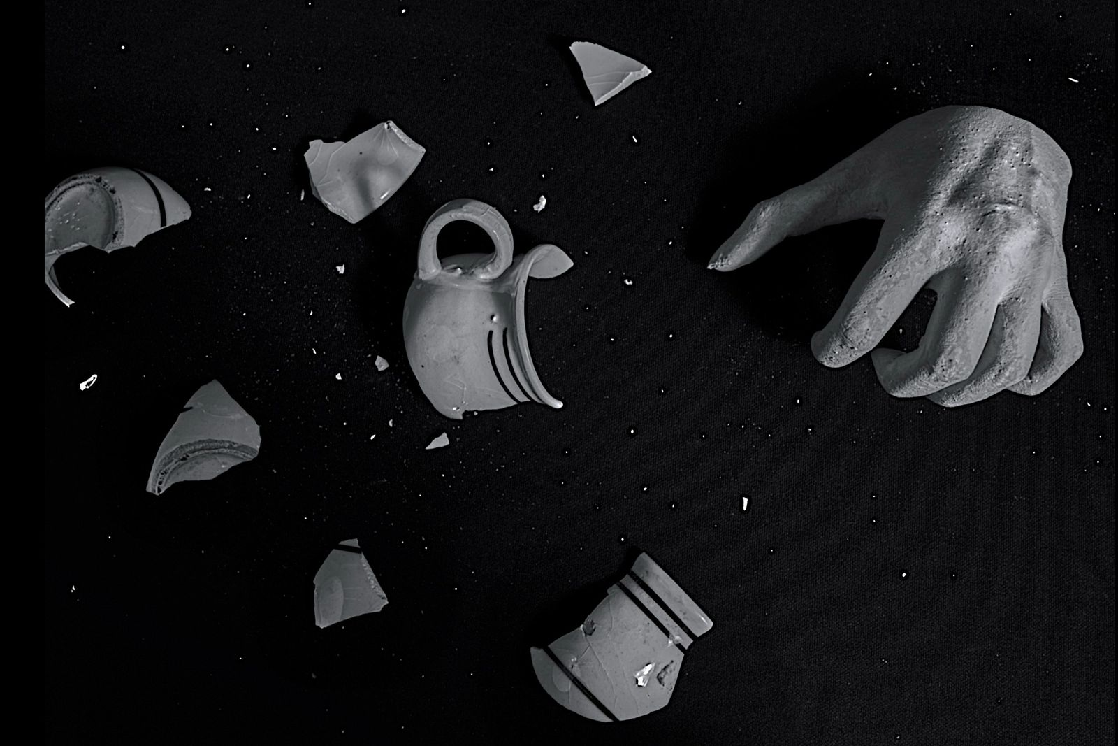 © Phalanvita Madhyala - Did you know that your body has it's own memory? (*The hand sculpture that triggered a somatic flashback)