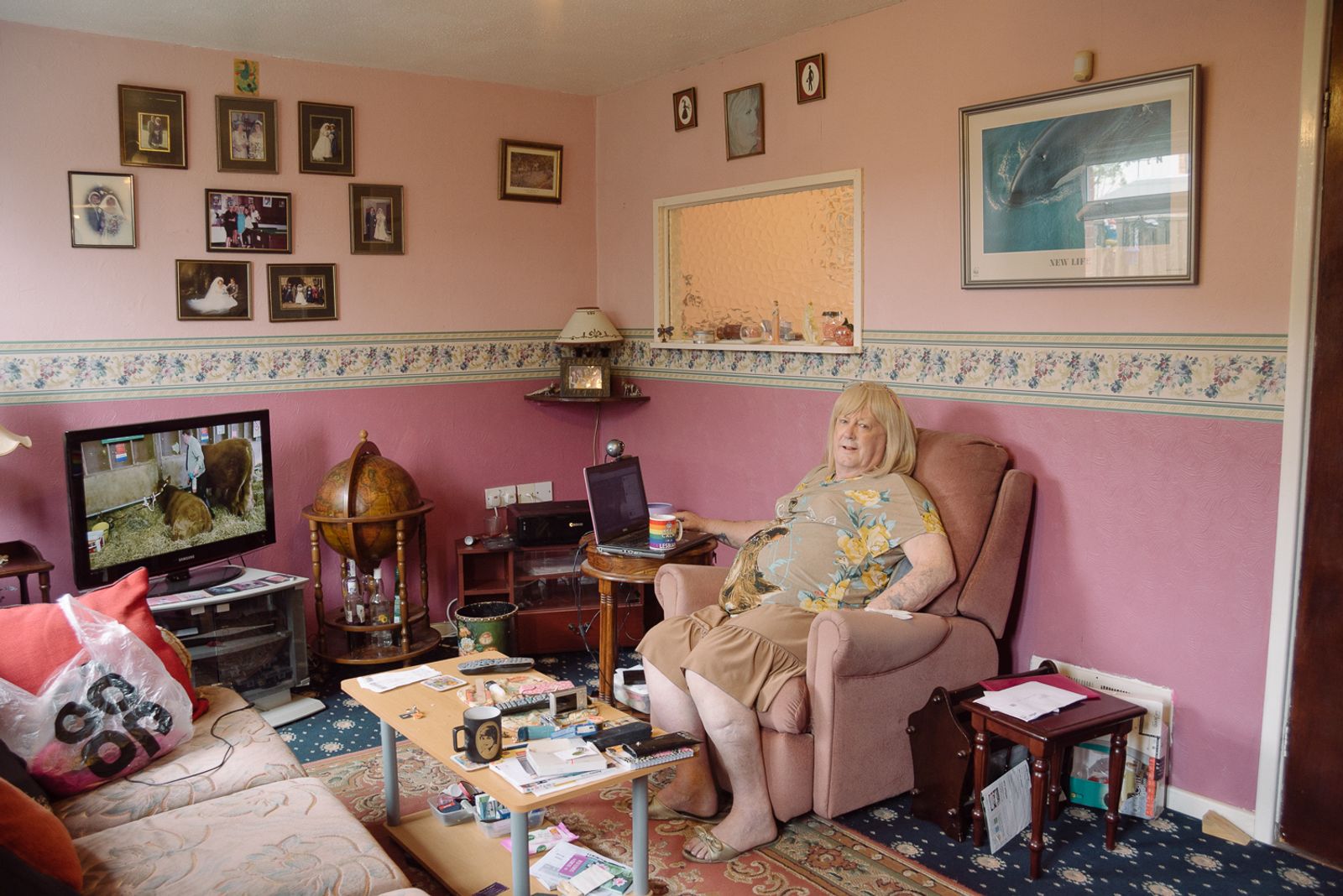 © Emma Wilson - Janet in the family home in Hull where Jim and his wife raised 3 children.