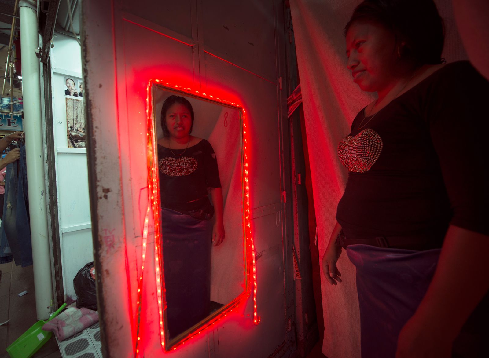 © iLa Coronel - Image from the habitantes del Caos(la bahia) photography project