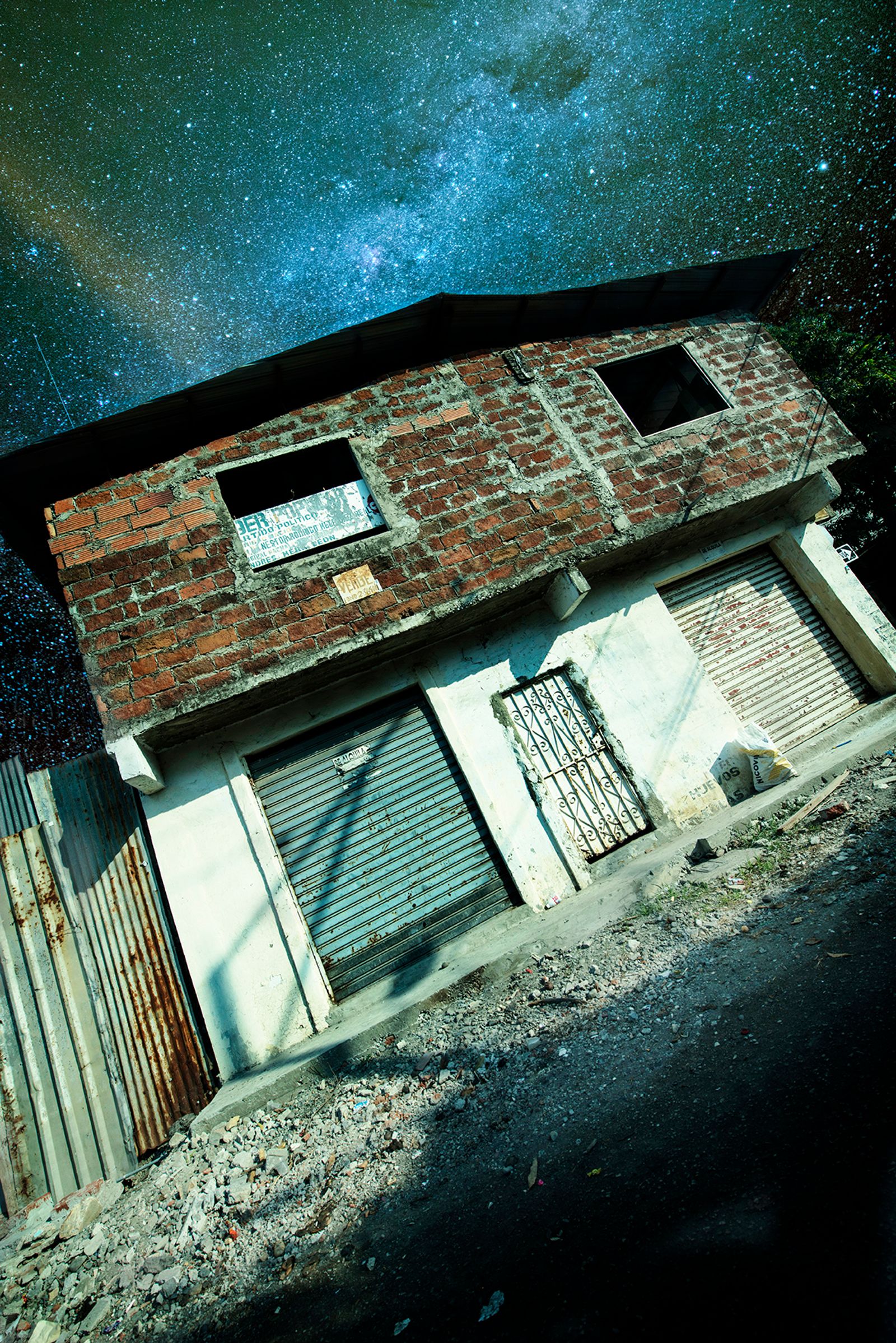 © iLa Coronel - Image from the Estrellas perdidas photography project