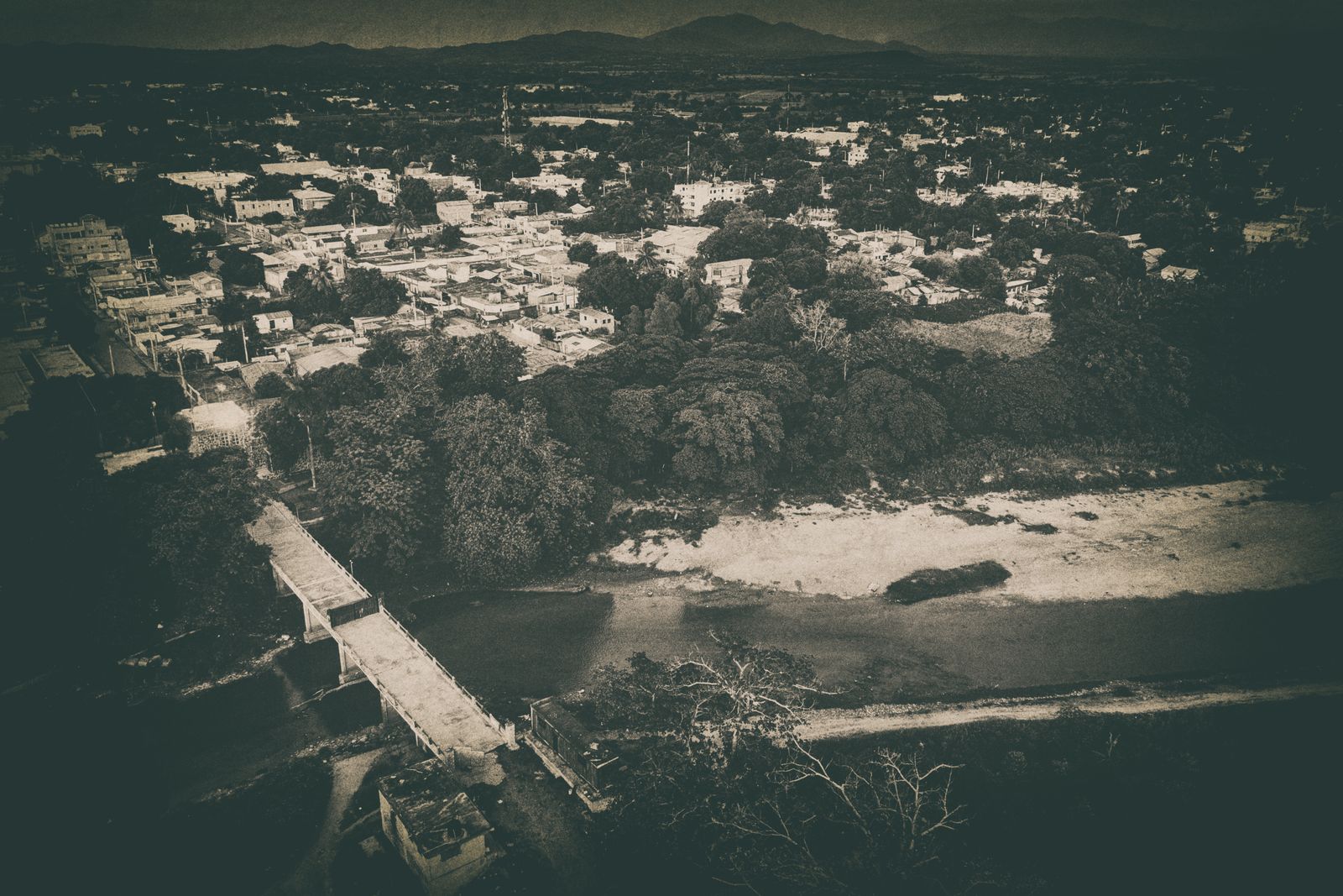 © Edoardo Agresti - Image from the Haiti, Postcards from the border photography project