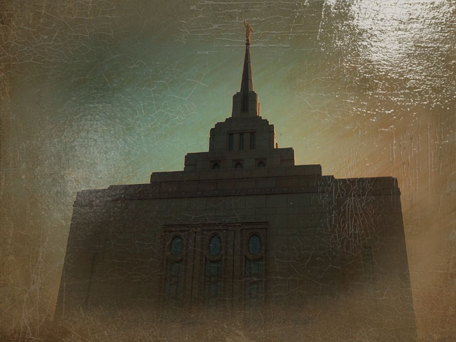 © Andrei  Kolyaskin - Image from the Ukrainian  Kyiv  Temple  in  oil  painting  1 photography project