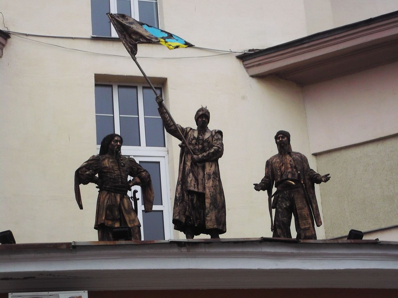 © Andrei  Kolyaskin - Living  sculptures  on  the  Independence  Day  in  Ivano - Frankivsk  City , Ukraine .