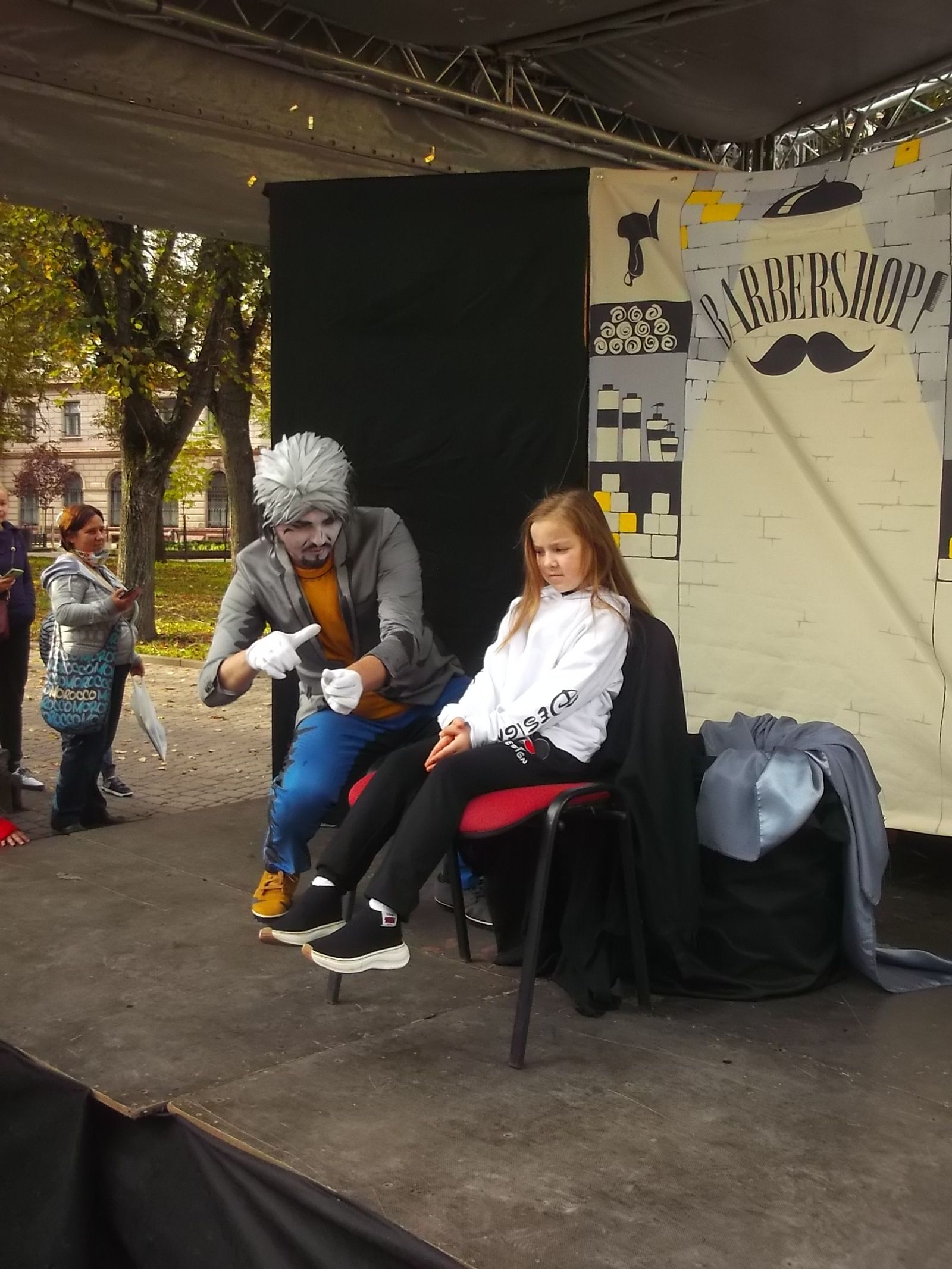 © Andrei  Kolyaskin - Living   sculptures  show  on  the  central  part  of  Ivano - Frankivsk  City , Ukraine .