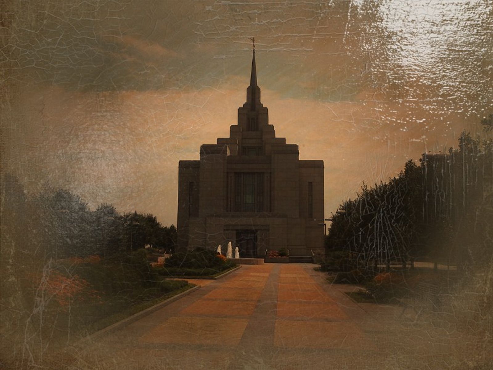 © Andrei  Kolyaskin - Image from the Ukrainian  Kyiv  Temple  in  oil  painting  5 photography project