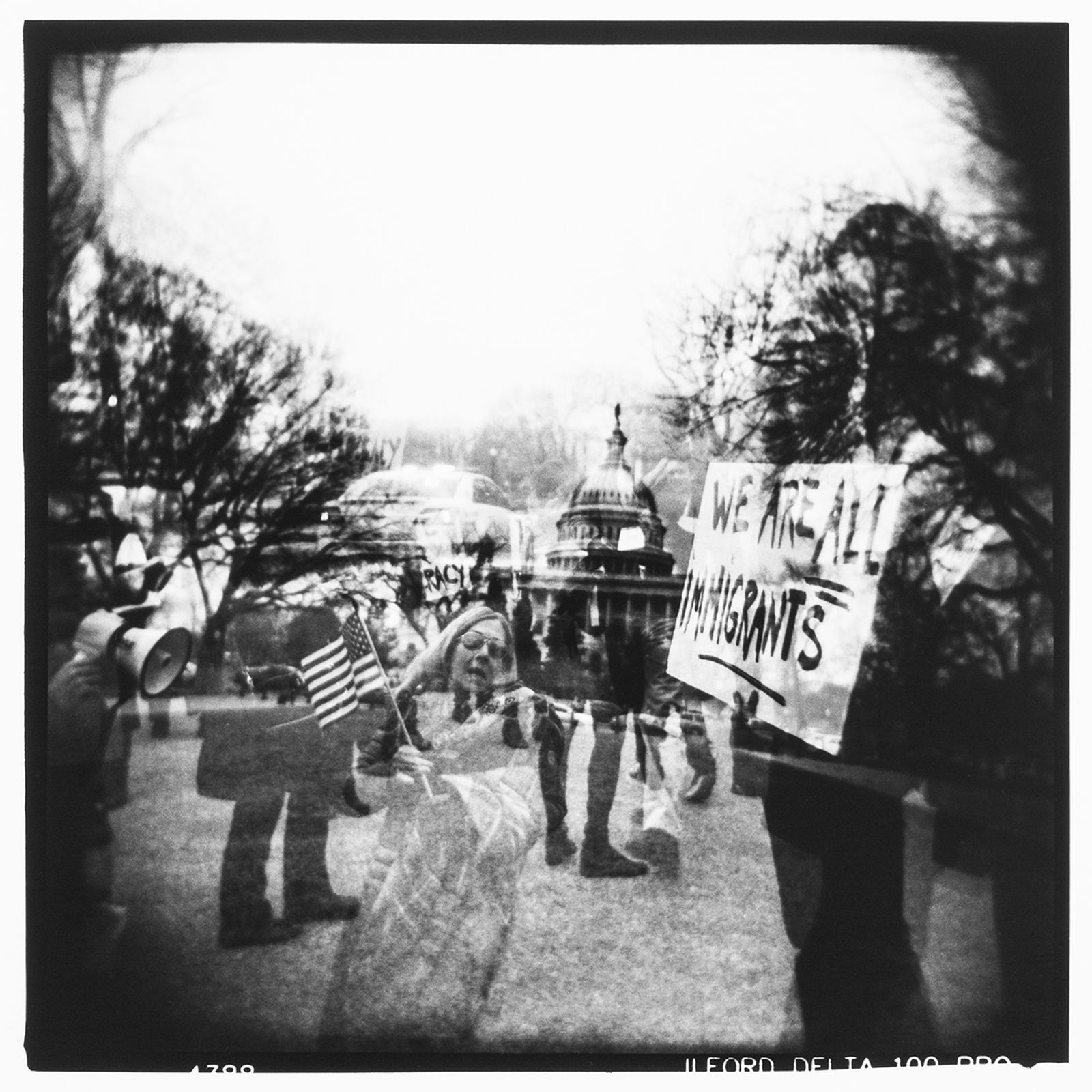 © Elizabeth Z. Pineda - Image from the Caught between Two Worlds photography project